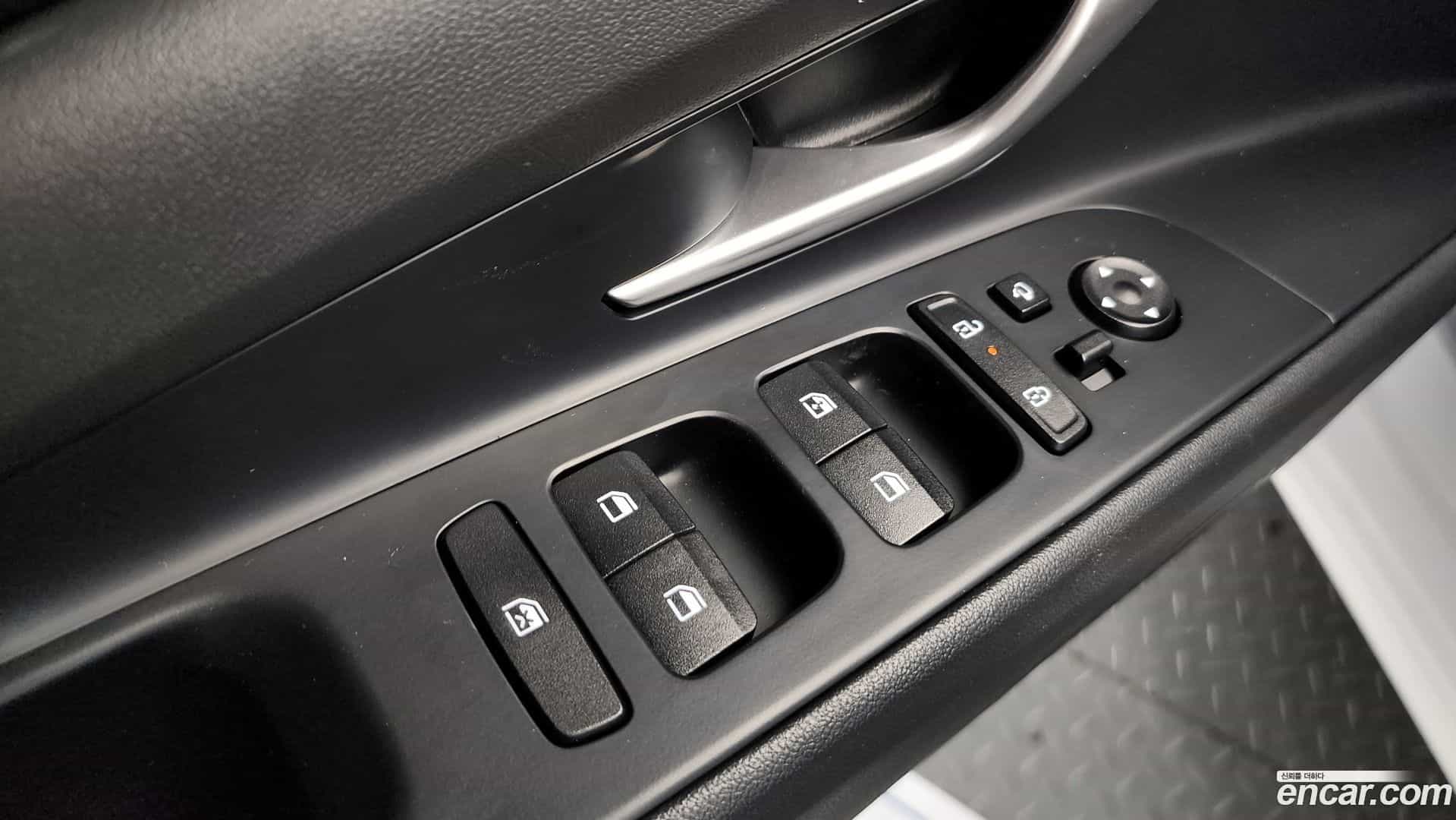 AVANTE Hyundai 2024.10-OPTION-040