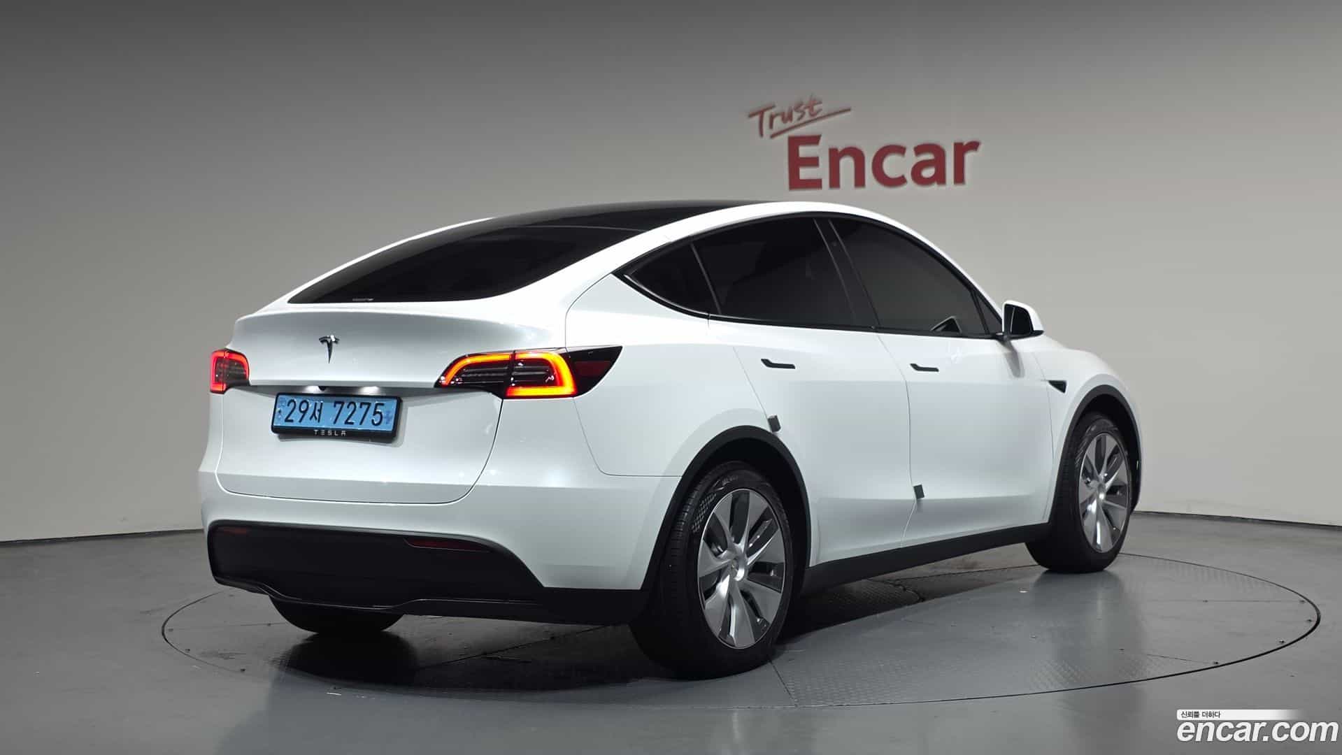 Model Y Tesla 2024.2-OUTER-002