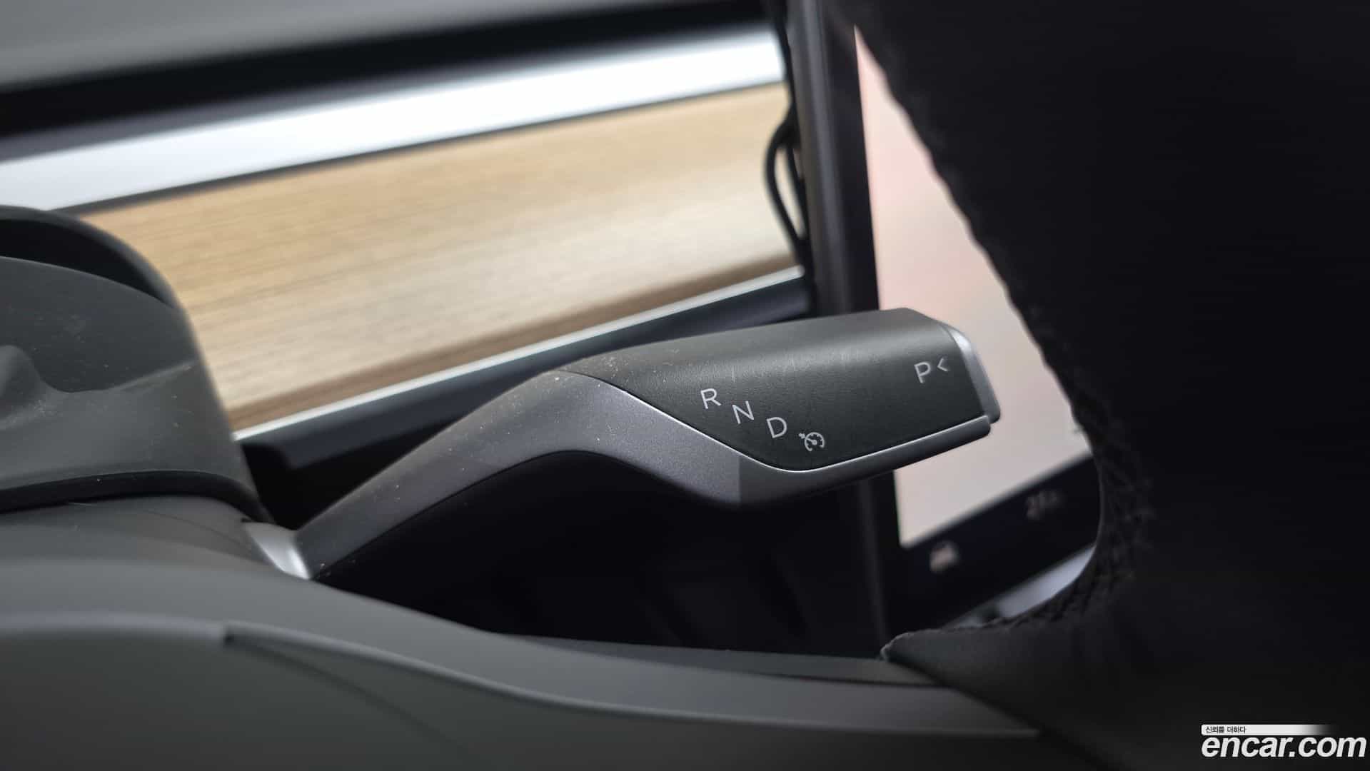 Model Y Tesla 2024.2-INNER-009