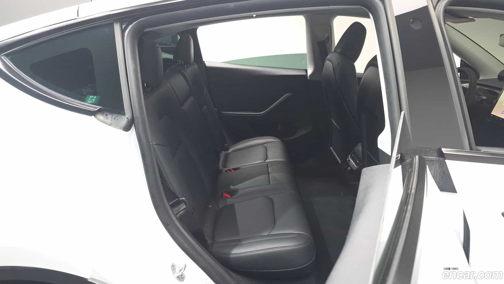 Model Y Tesla 2024.2-OPTION-016