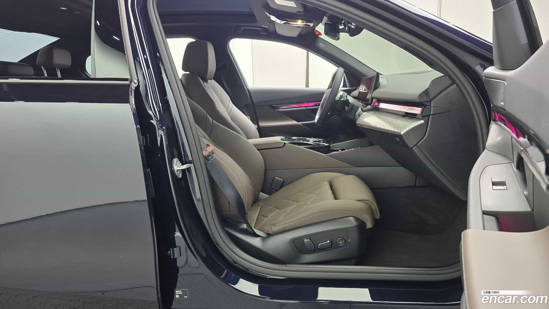 5-Series BMW 2025.1-INNER-036