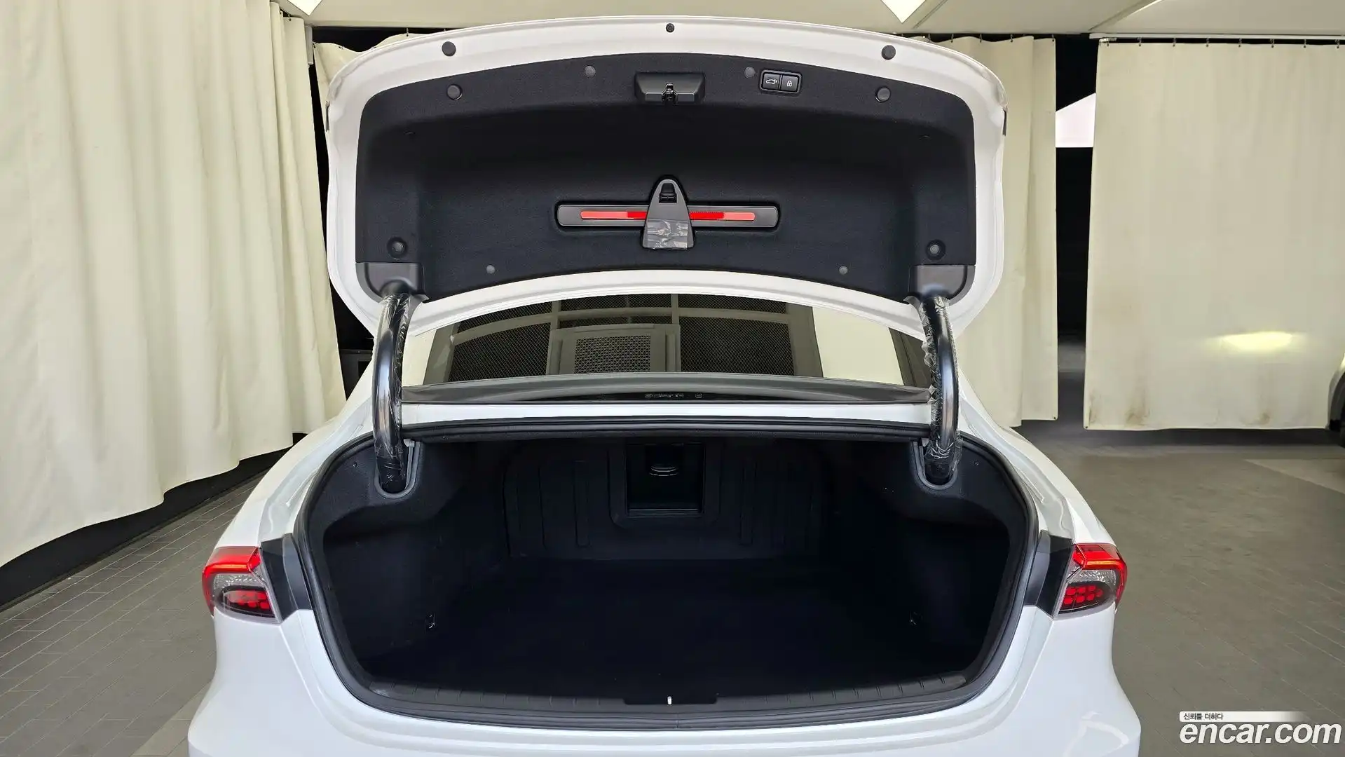 Grandeur Hyundai 2020.1-OPTION-024