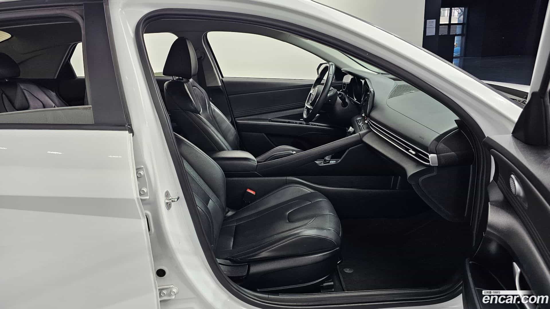 AVANTE Hyundai 2020.8-OPTION-015