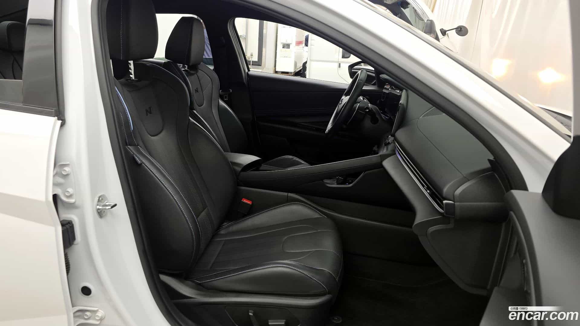 AVANTE Hyundai 2023.9-OPTION-015