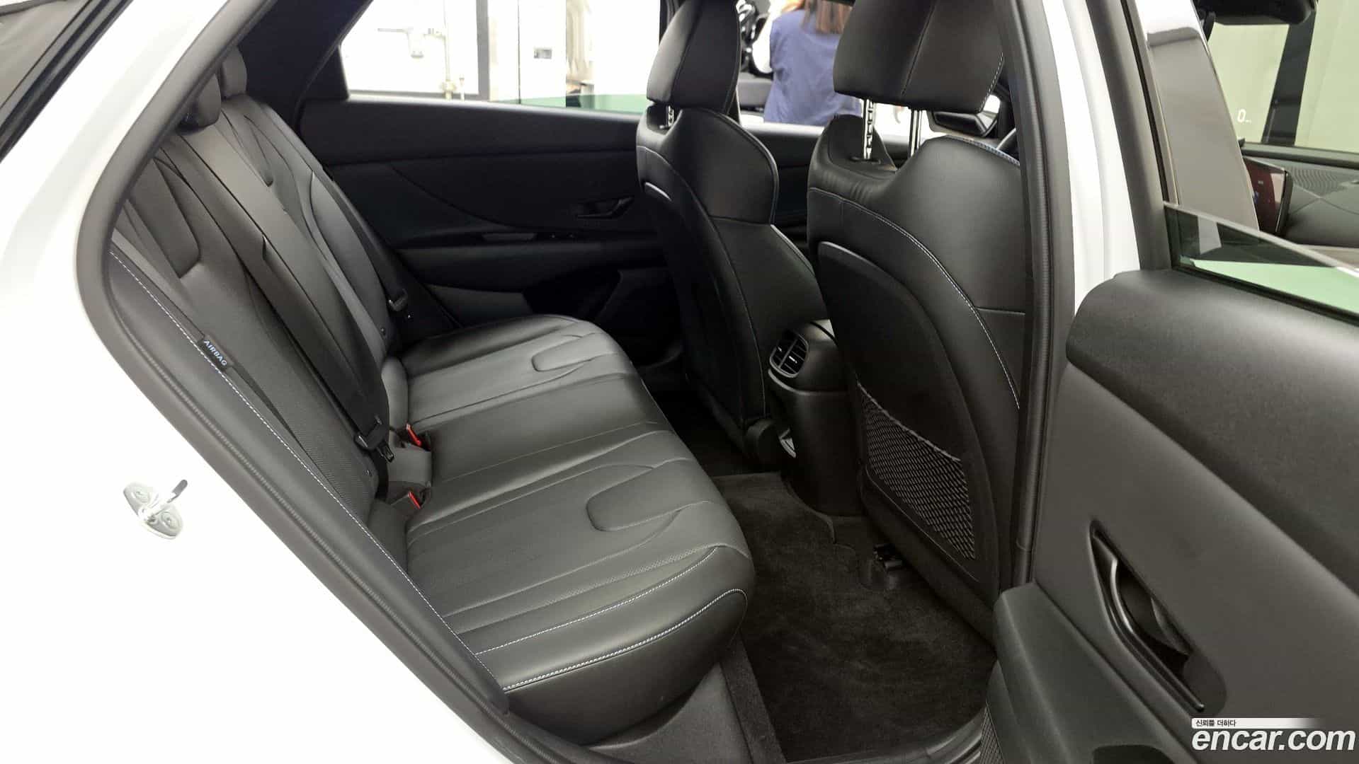 AVANTE Hyundai 2023.9-OPTION-016