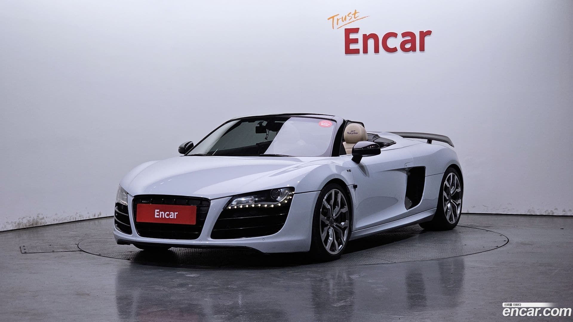 Main__Slider__Photo:R8 Audi 2012.2-0