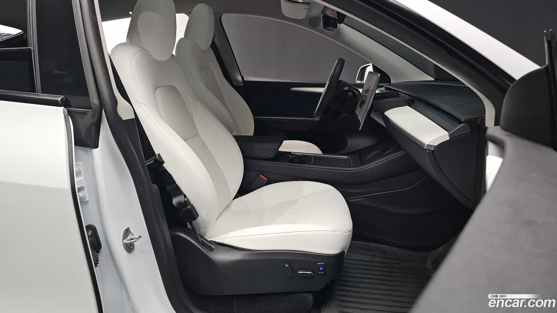 Model Y Tesla 2024.2-INNER-010