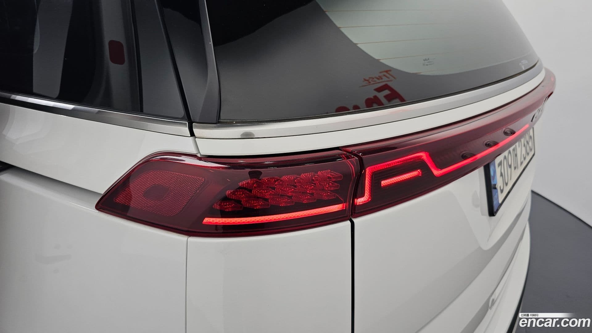 Main__Slider__Photo:Canival Kia 2023.0-22