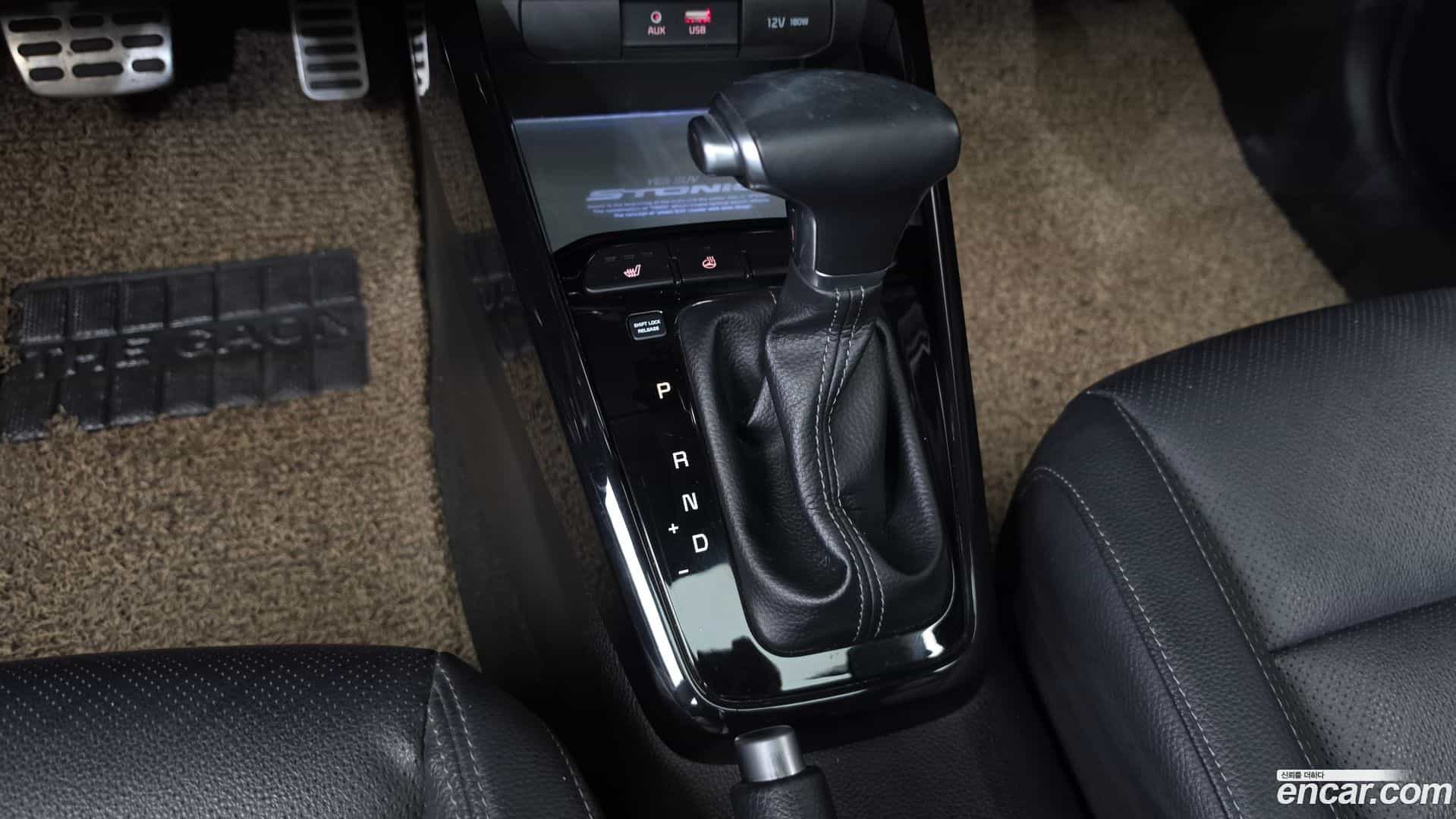 Stonic Kia 2018.2-INNER-009
