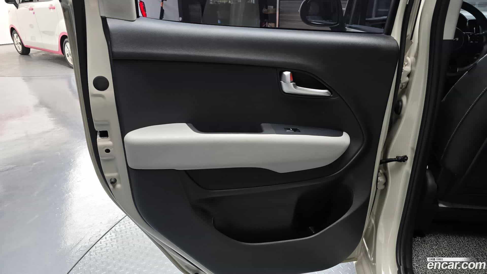 RAY Kia 2023.1-INNER-035