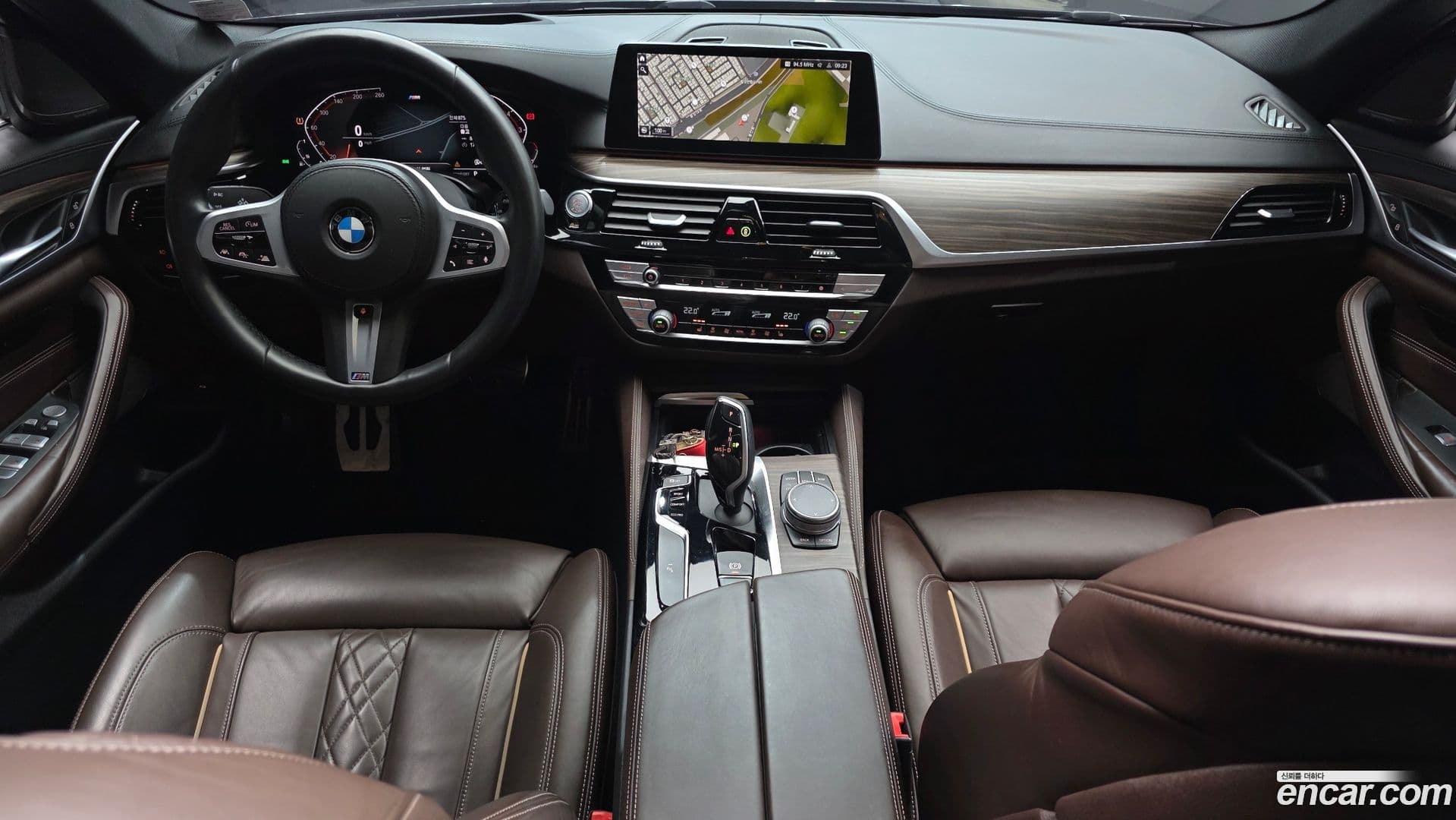 Main__Slider__Photo:5-Series BMW 2020.4-6