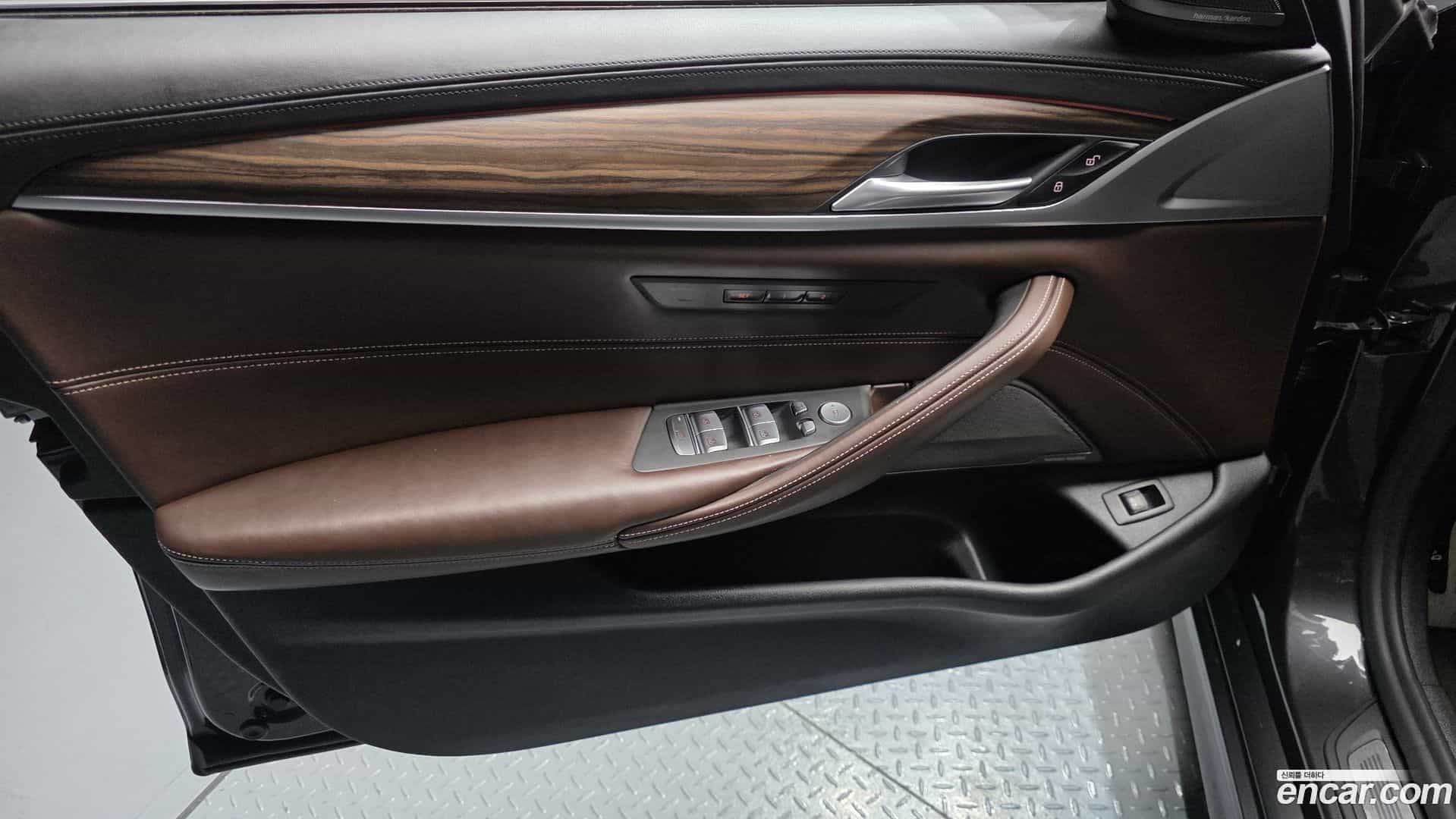 5-Series BMW 2020.4-INNER-034