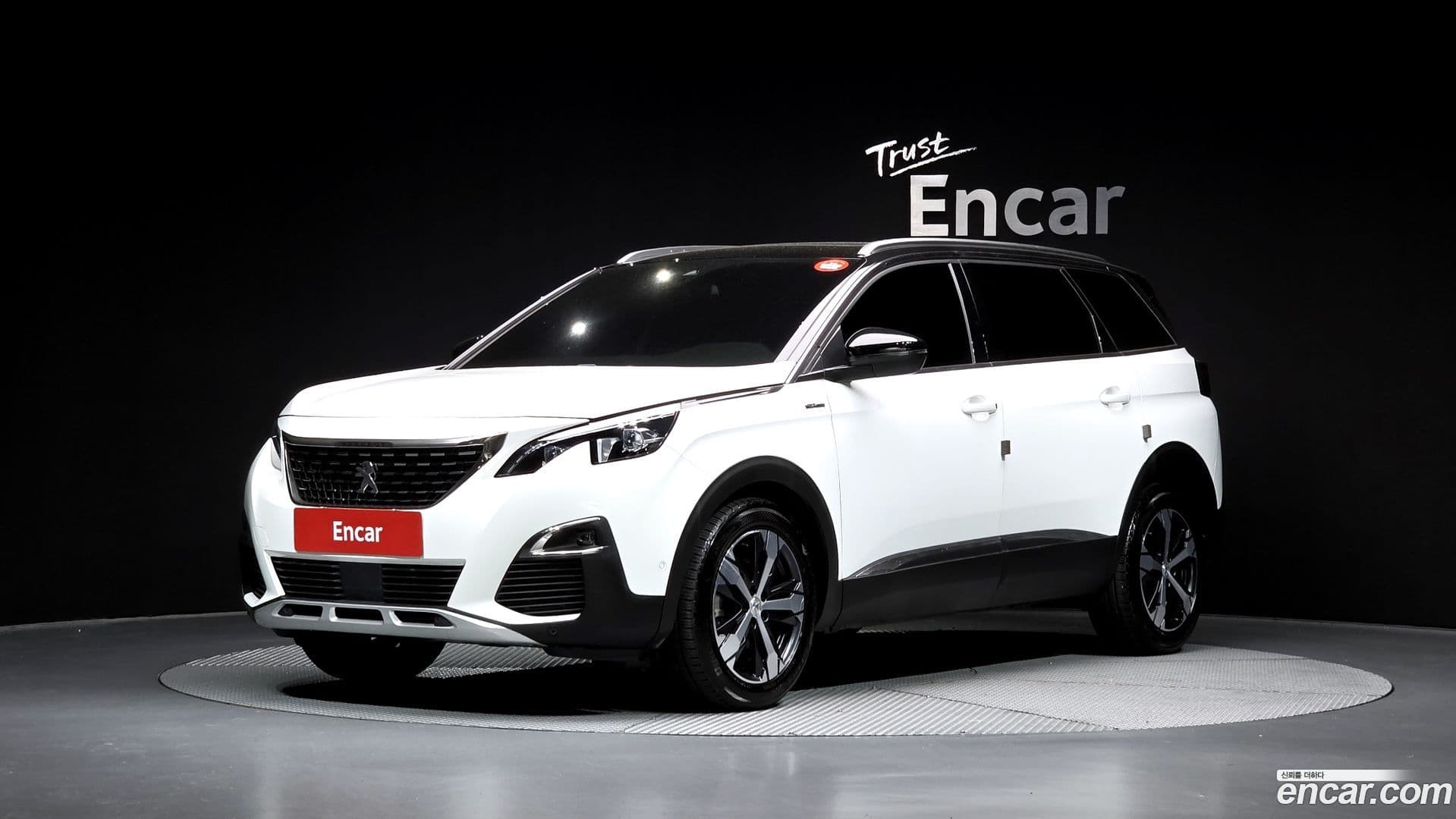 Main__Slider__Photo:5008 Peugeot 2019.8-0