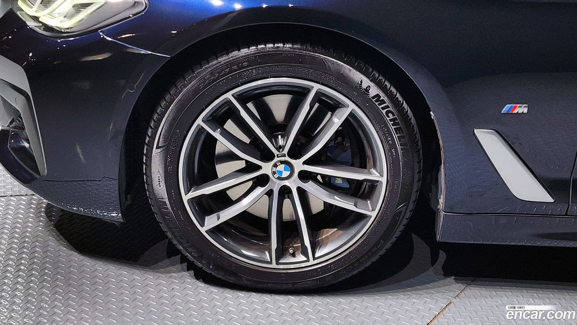 Main__Slider__Photo:5-Series BMW 2021.1-4