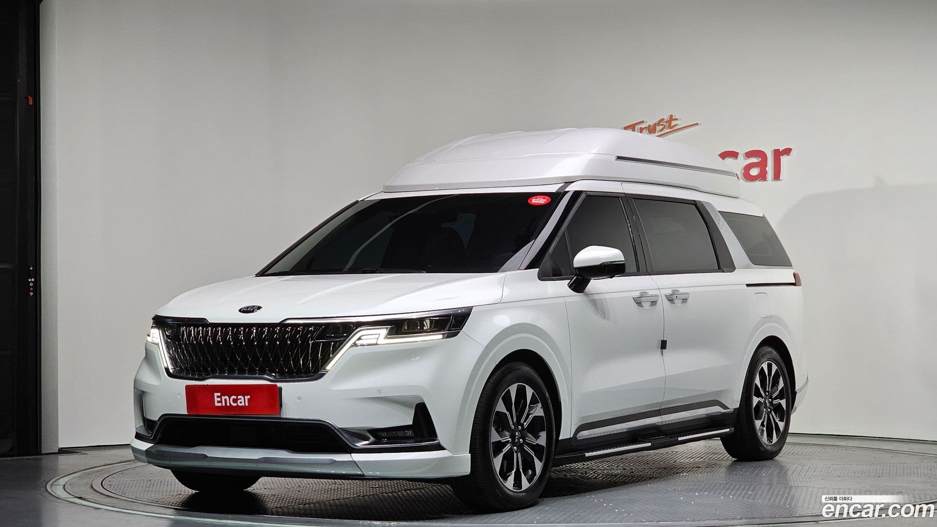 Main__Slider__Photo:Canival Kia 2021.4-0