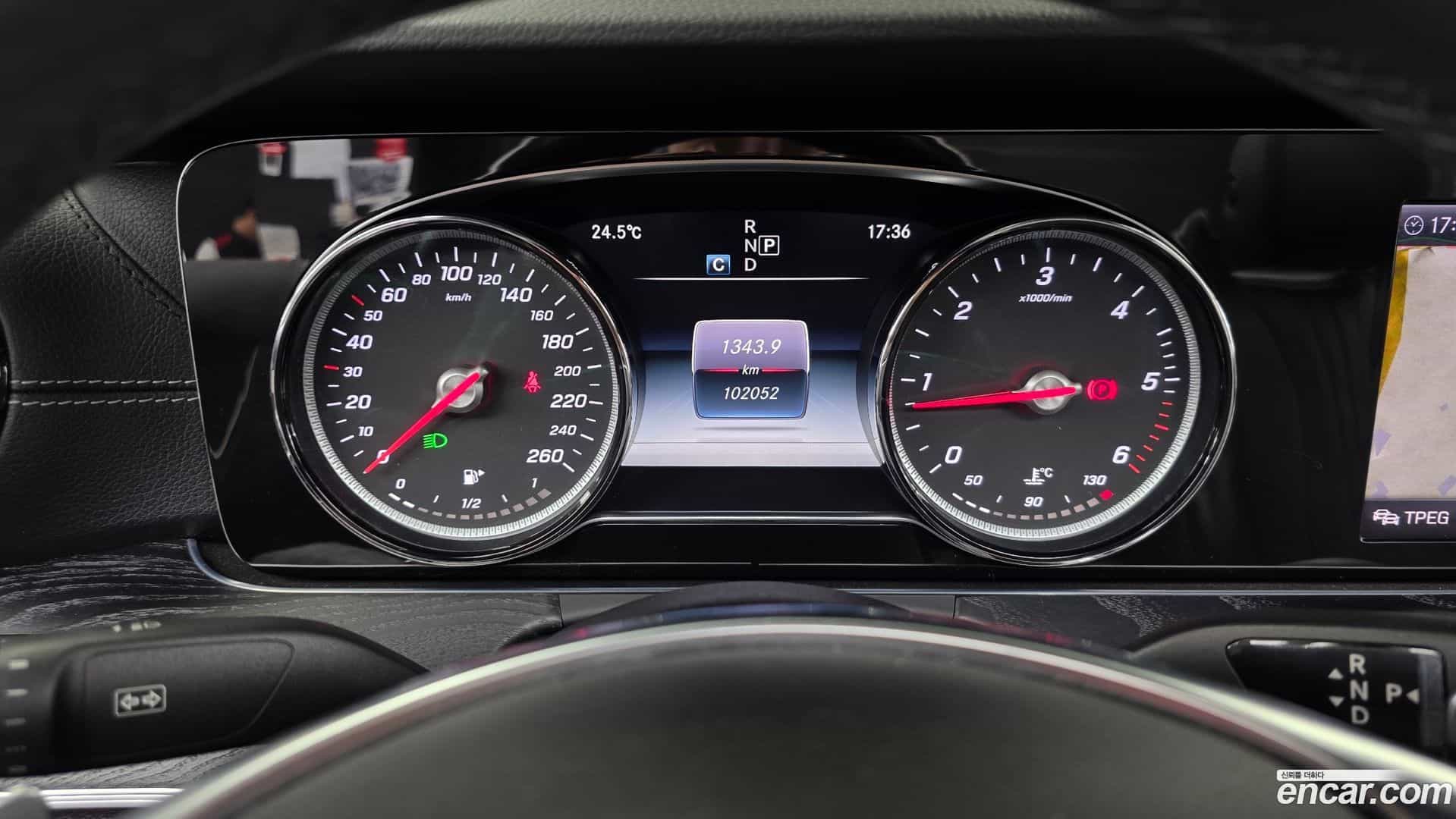 E-Class Mercedes-Benz 2018.10-INNER-008
