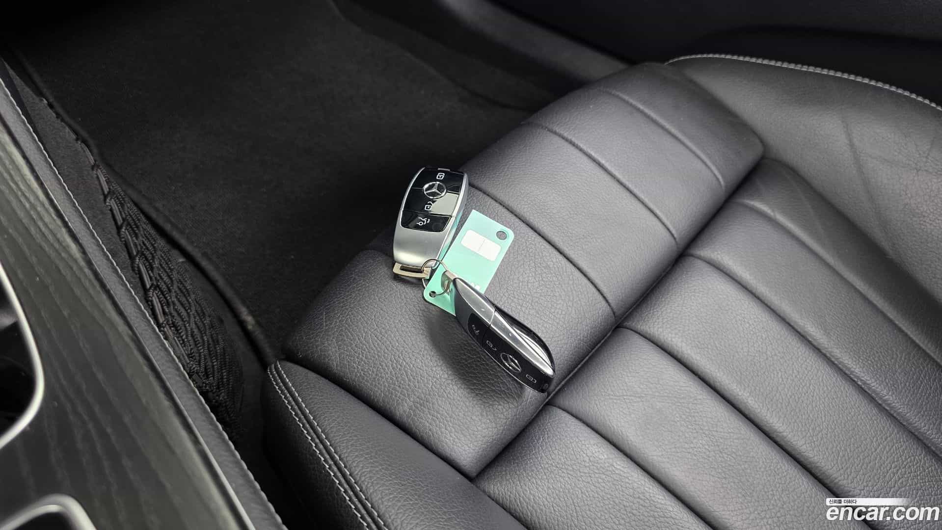 E-Class Mercedes-Benz 2018.10-OPTION-046