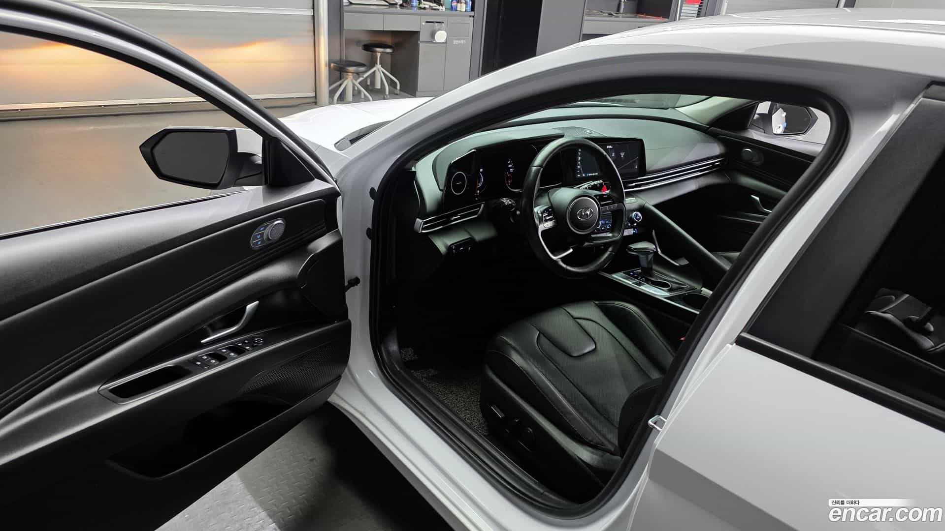 AVANTE Hyundai 2022.4-INNER-010