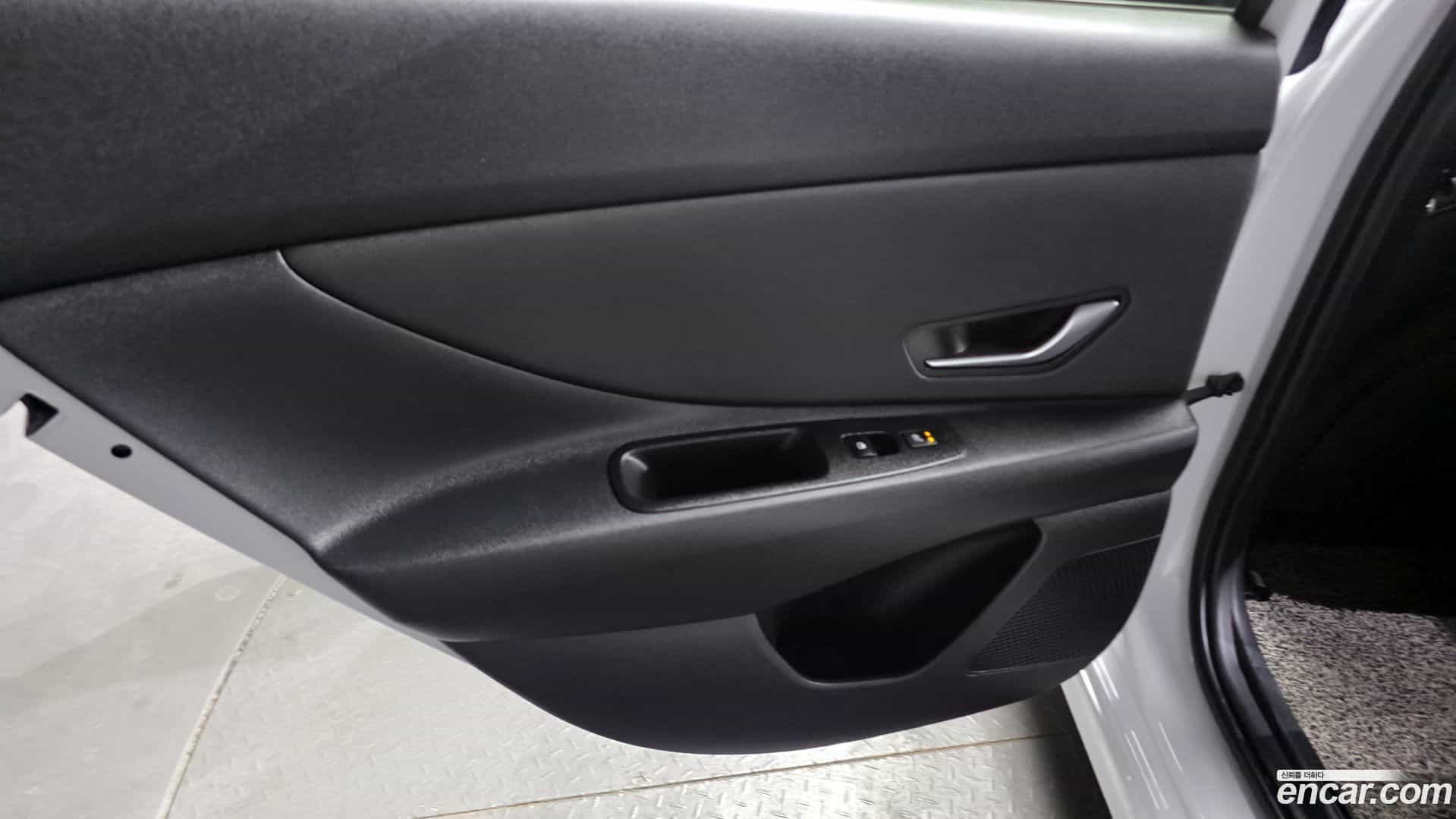 AVANTE Hyundai 2022.4-INNER-035
