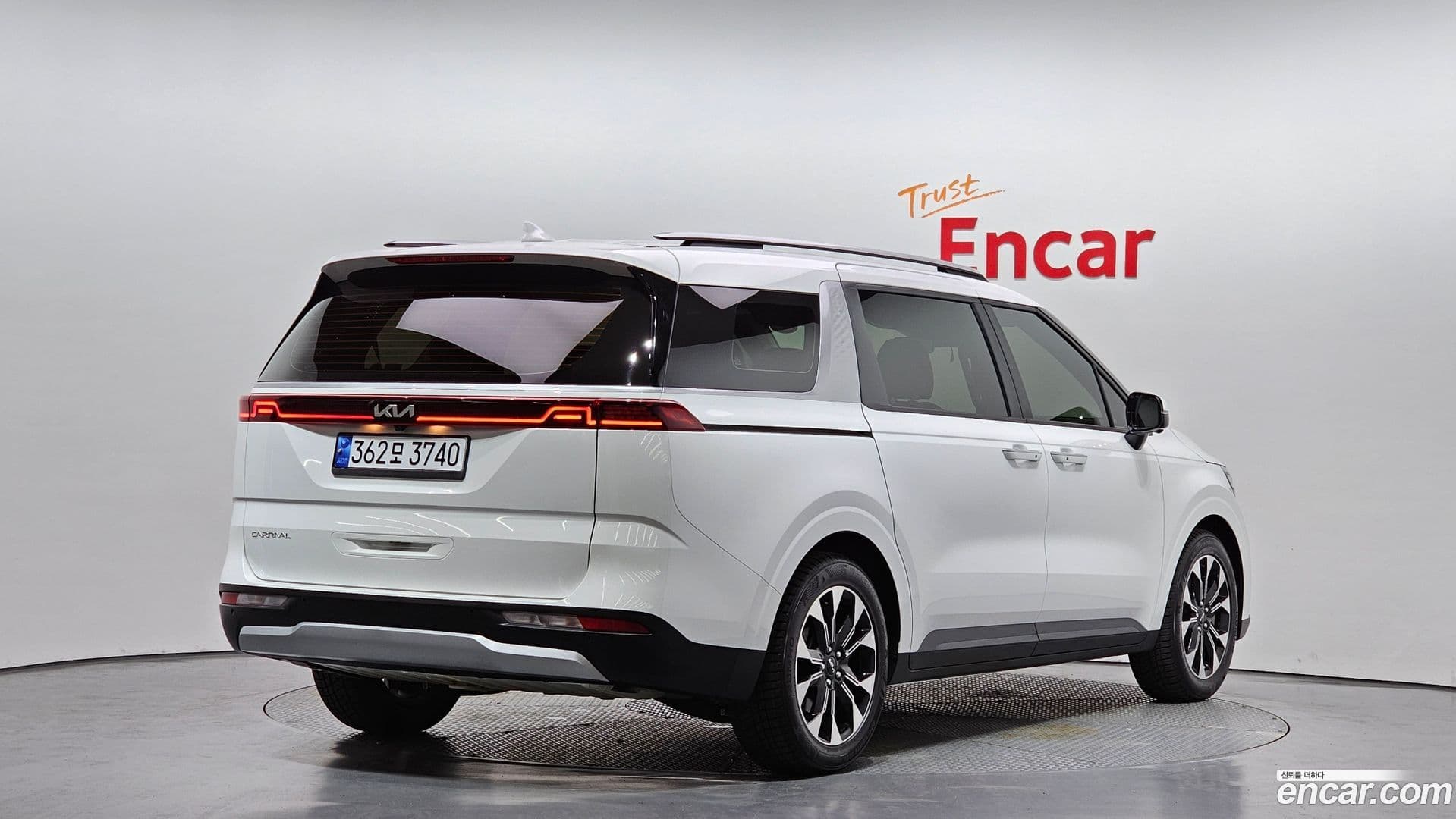 Main__Slider__Photo:Canival Kia 2022.11-1