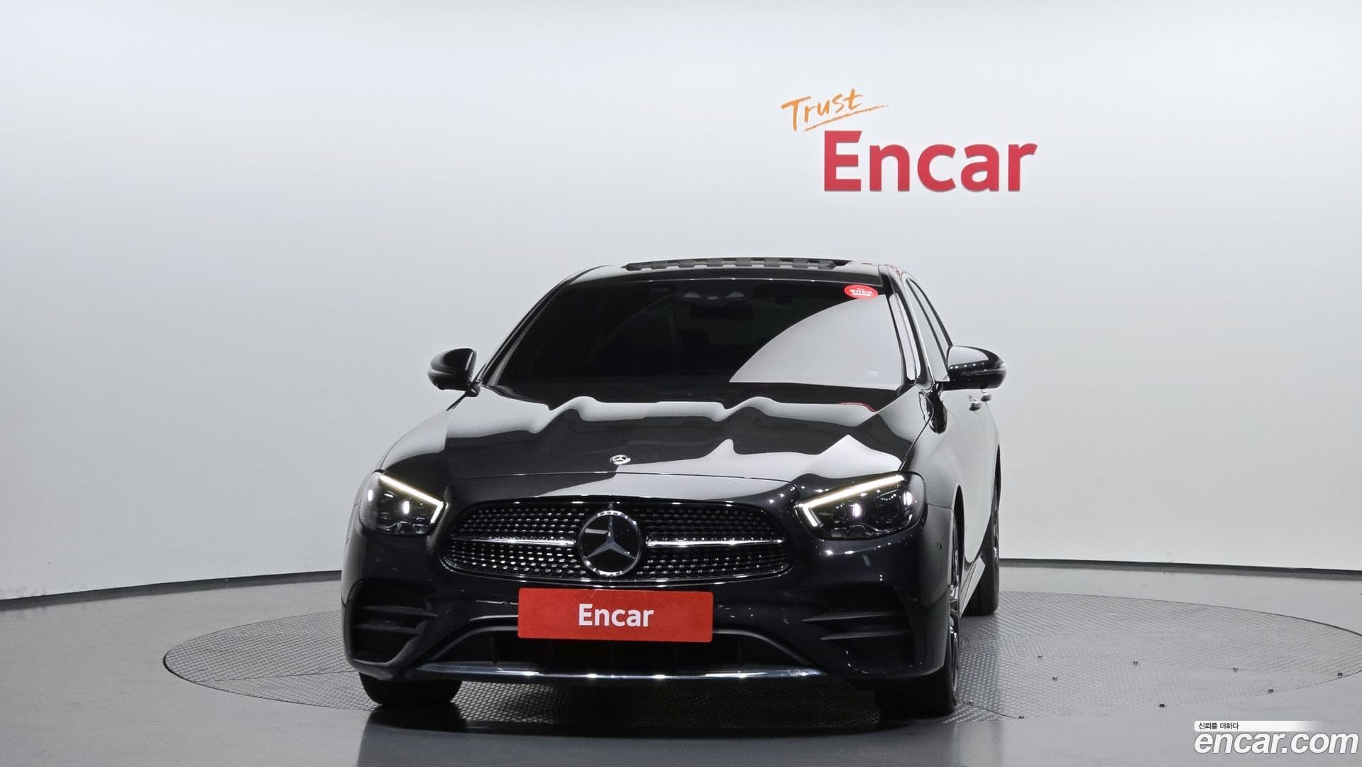 Main__Slider__Photo:E-Class Mercedes-Benz 2021.0-2