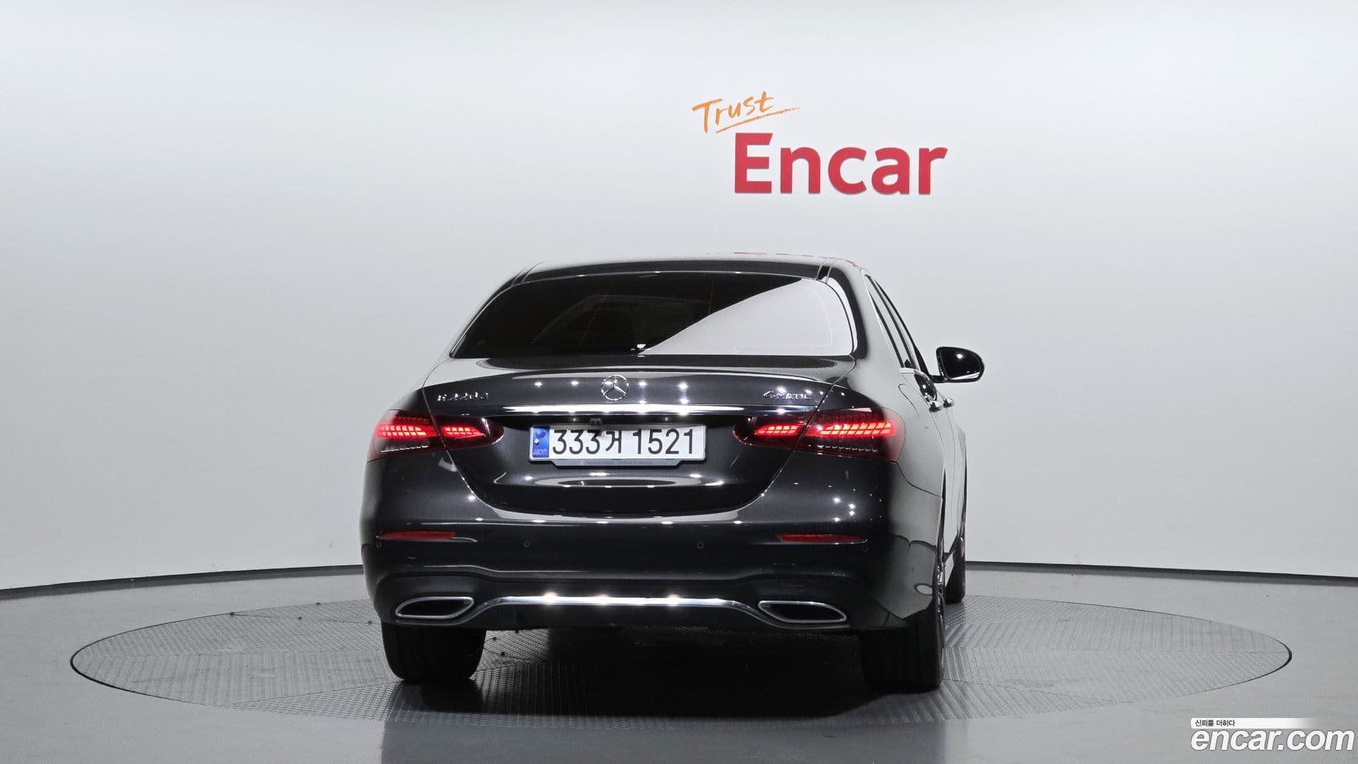 Main__Slider__Photo:E-Class Mercedes-Benz 2021.0-3