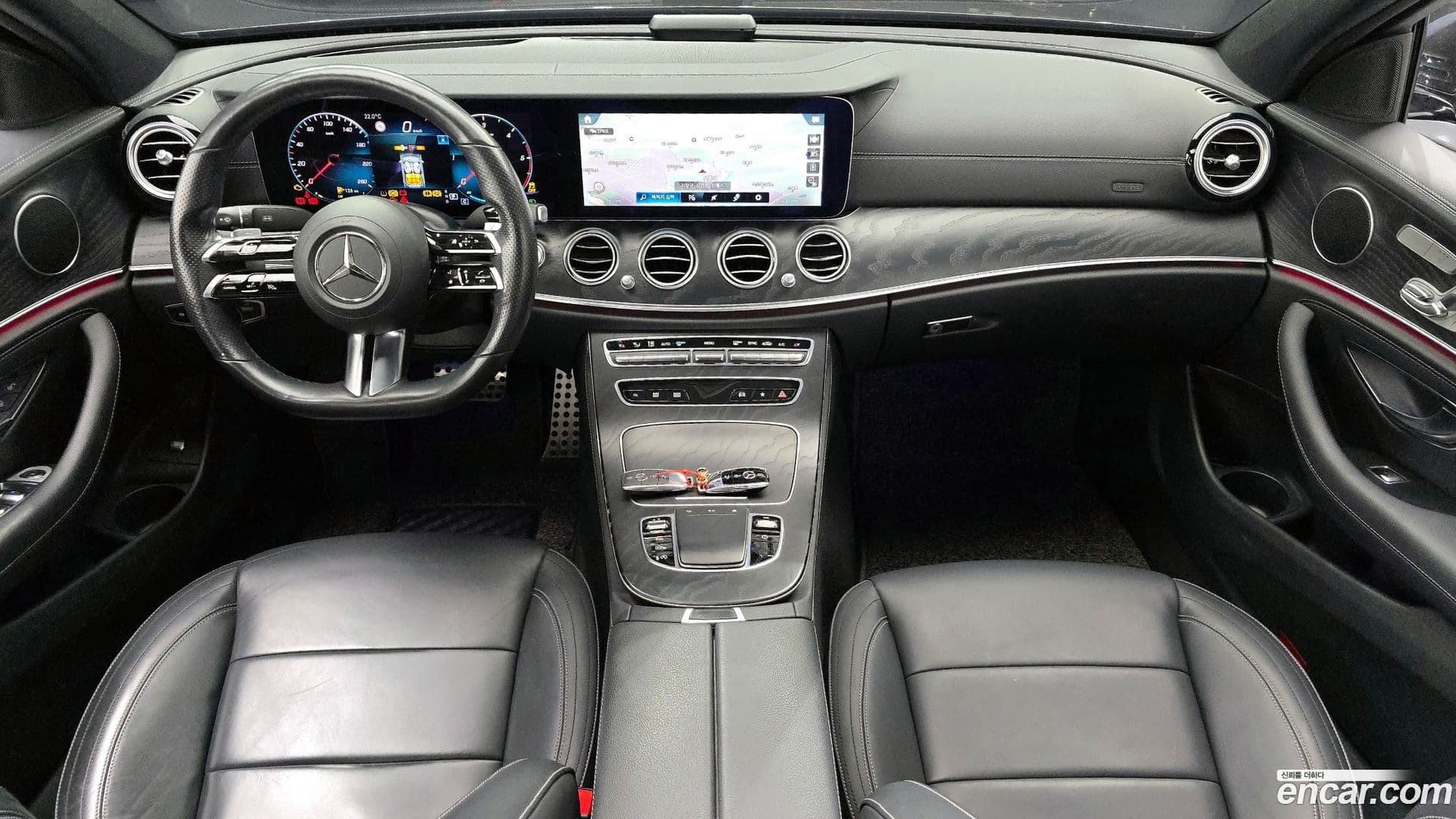 Main__Slider__Photo:E-Class Mercedes-Benz 2021.0-6