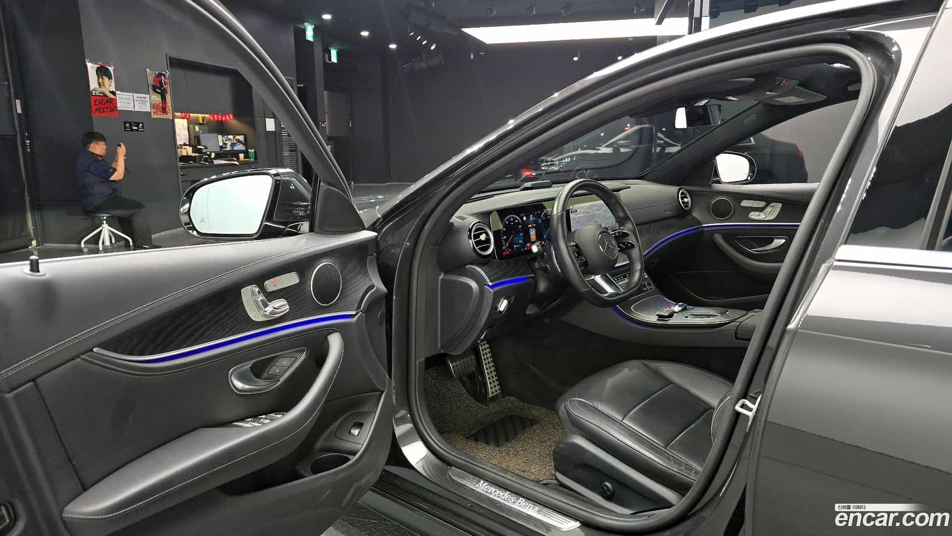E-Class Mercedes-Benz 2021.0-INNER-010