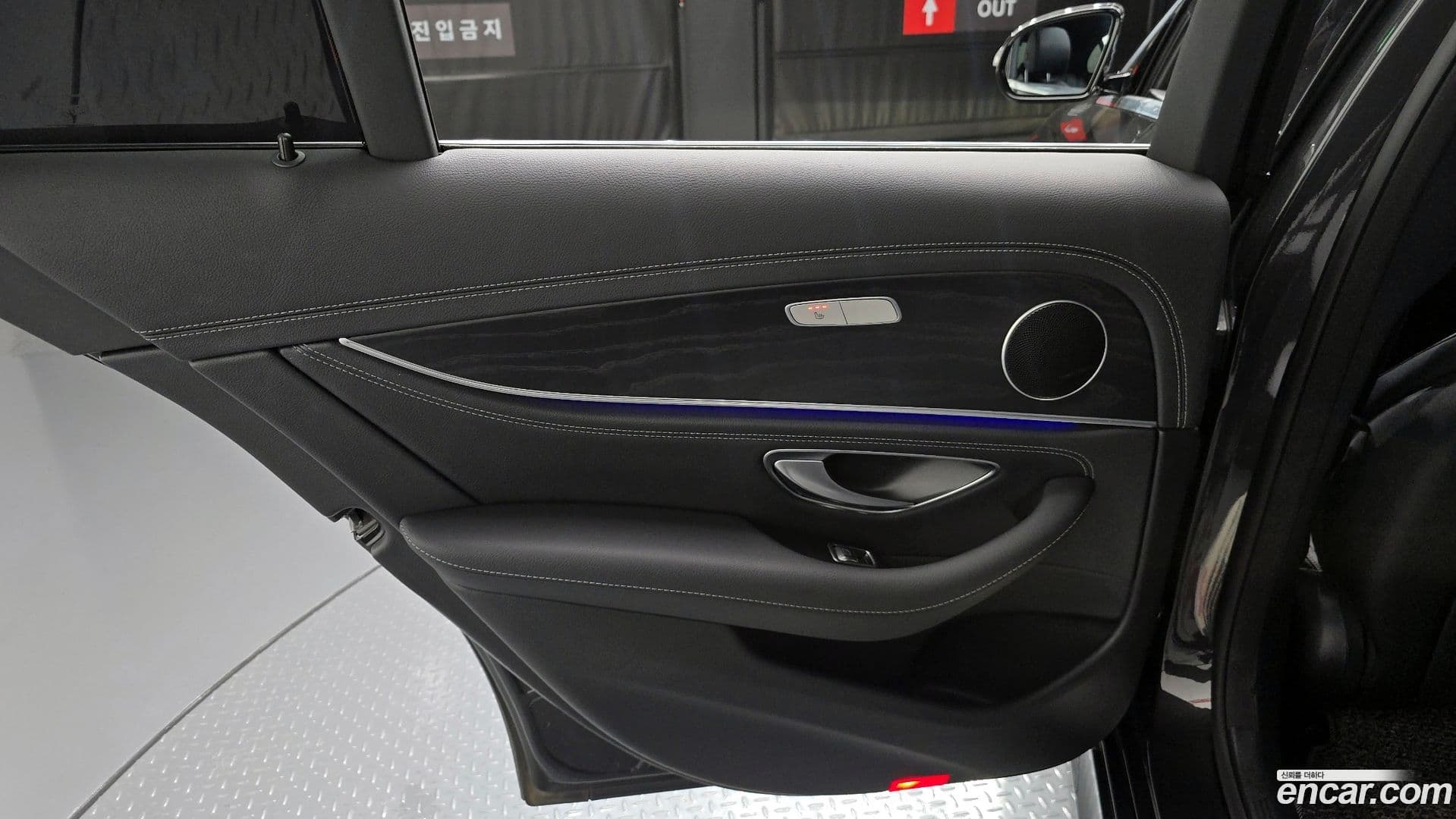 Main__Slider__Photo:E-Class Mercedes-Benz 2021.0-24