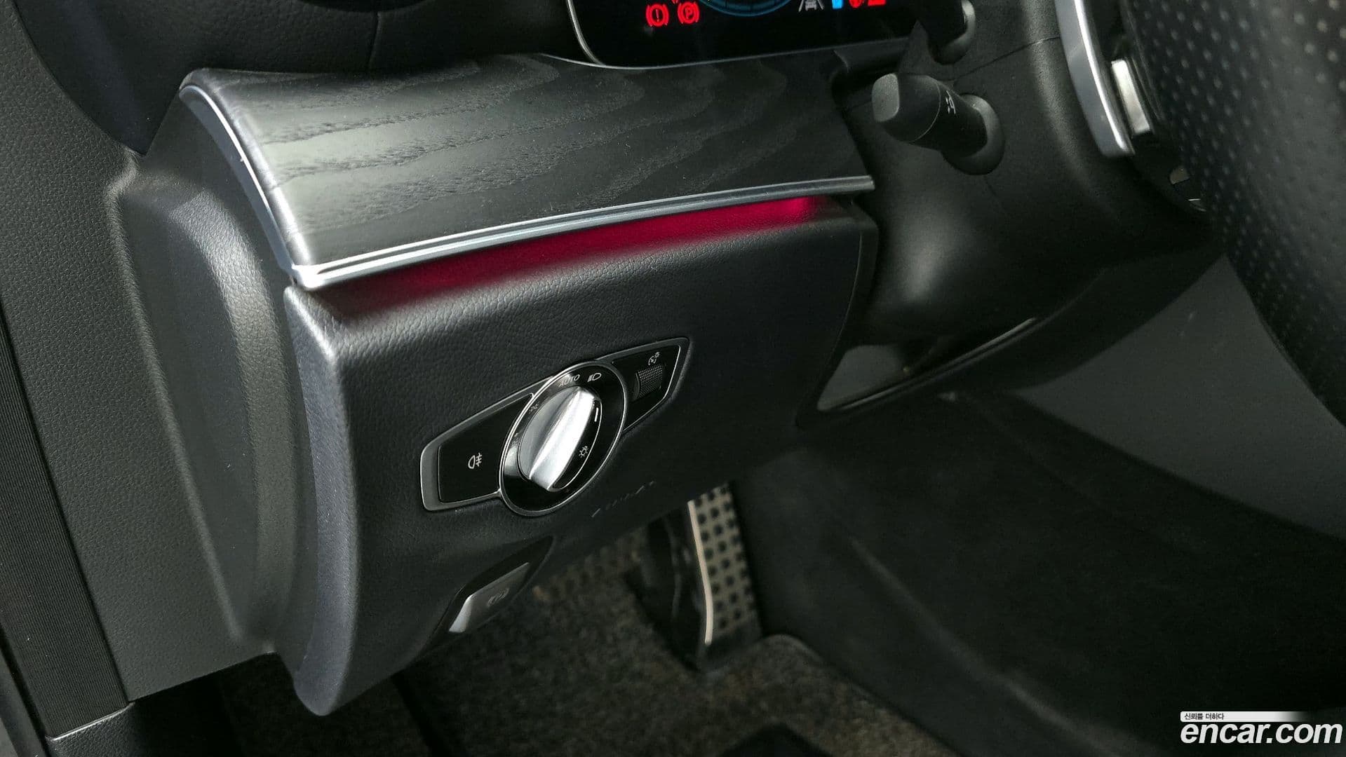Main__Slider__Photo:E-Class Mercedes-Benz 2021.0-26