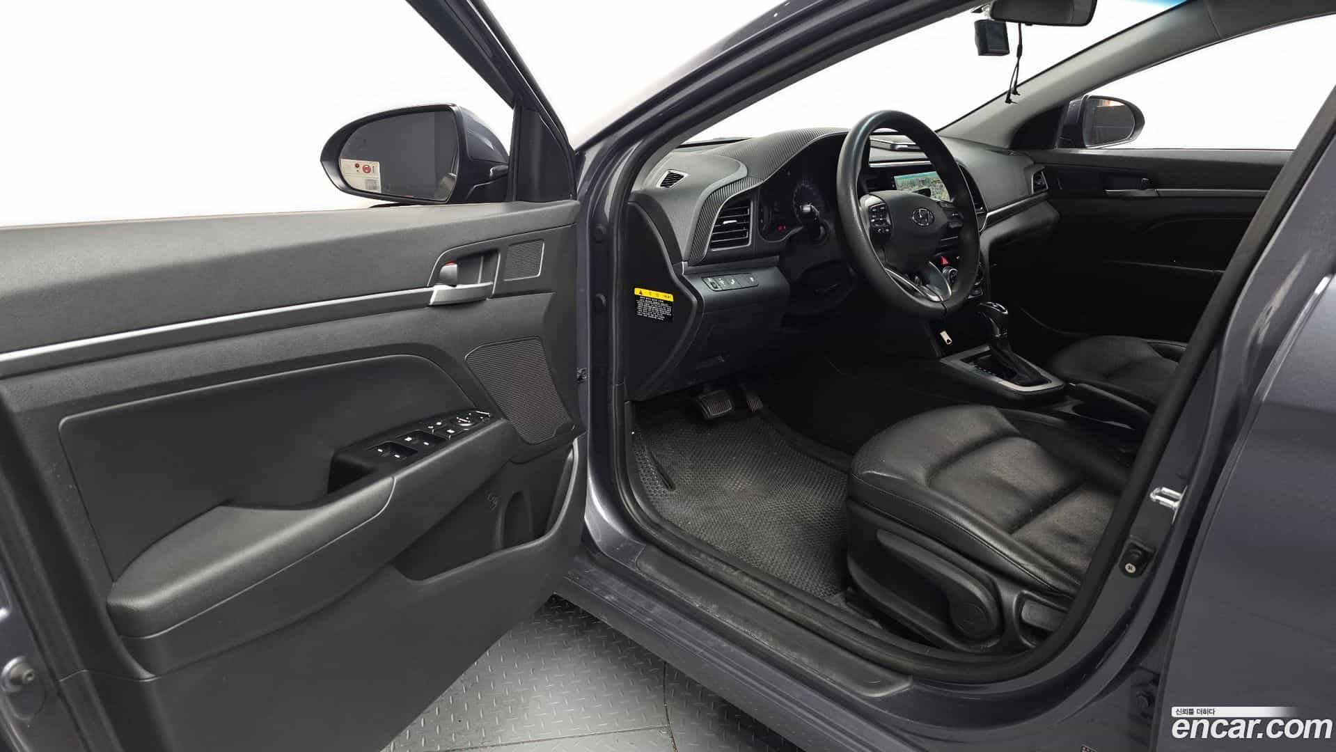 AVANTE Hyundai 2019.0-INNER-010
