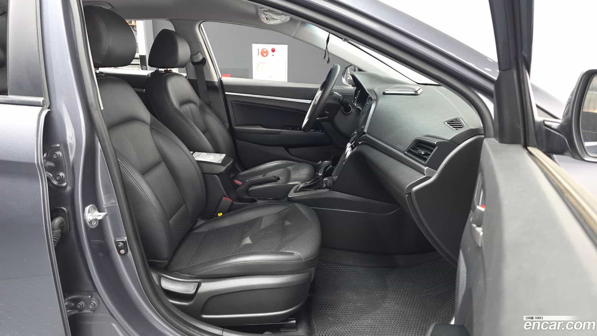 AVANTE Hyundai 2019.0-OPTION-015