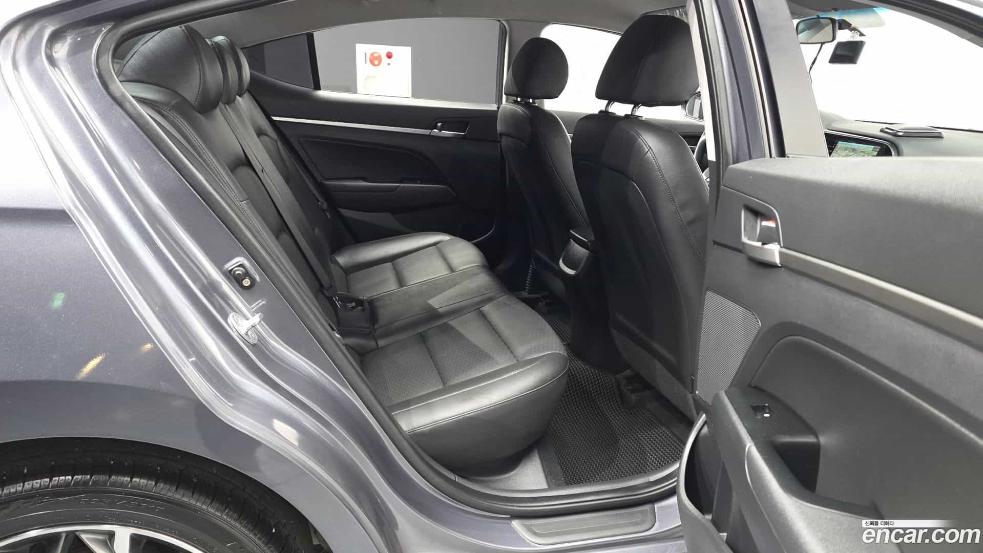 AVANTE Hyundai 2019.0-OPTION-016