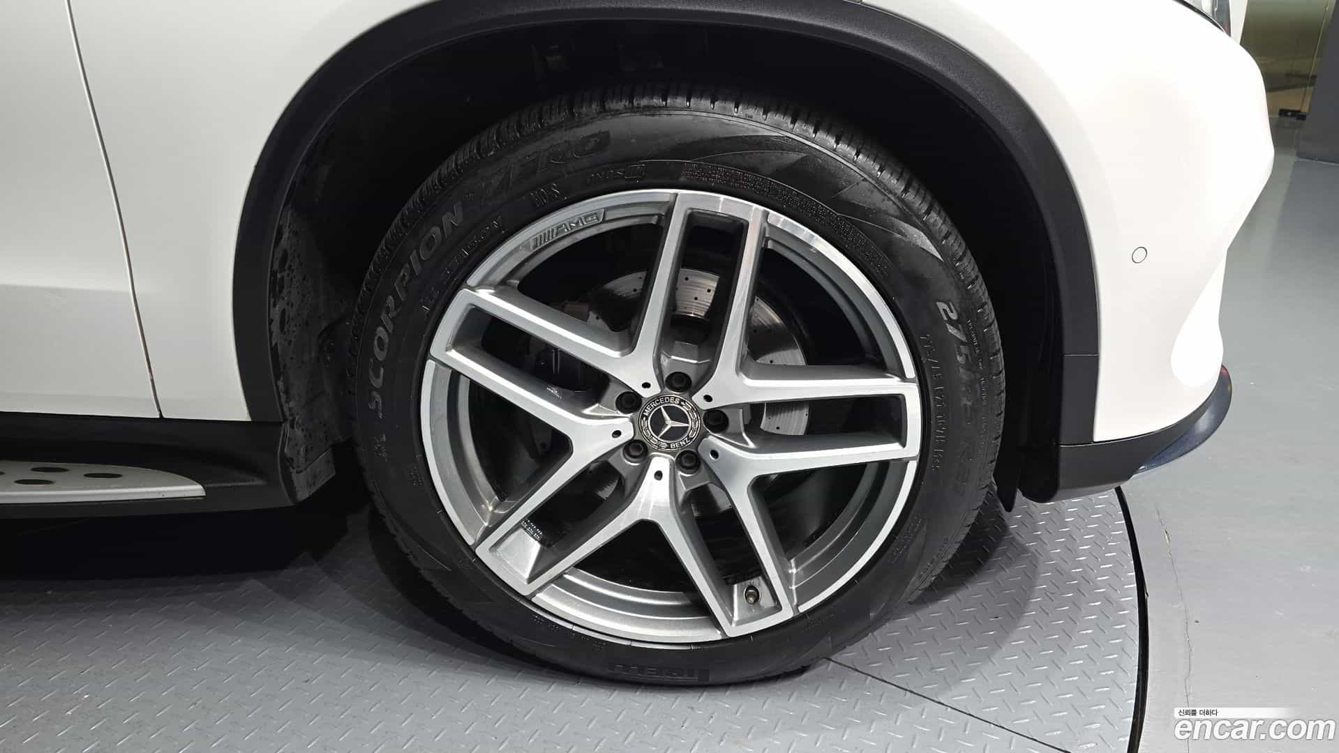 GLE-Class Mercedes-Benz 2017.3-OUTER-005