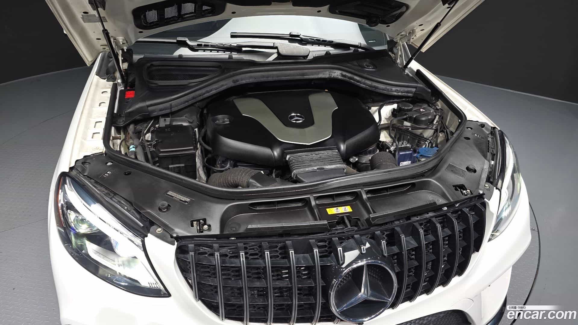 GLE-Class Mercedes-Benz 2017.3-OUTER-006