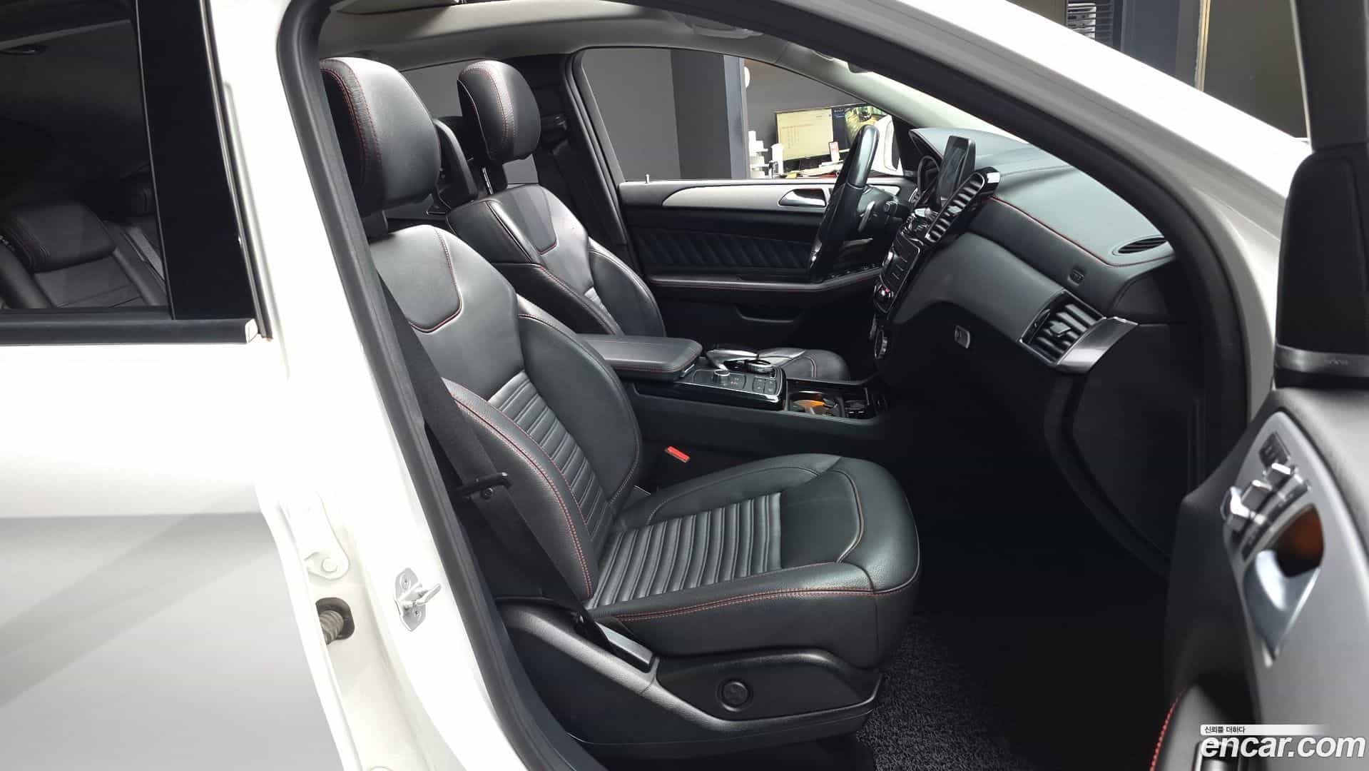 GLE-Class Mercedes-Benz 2017.3-OPTION-015