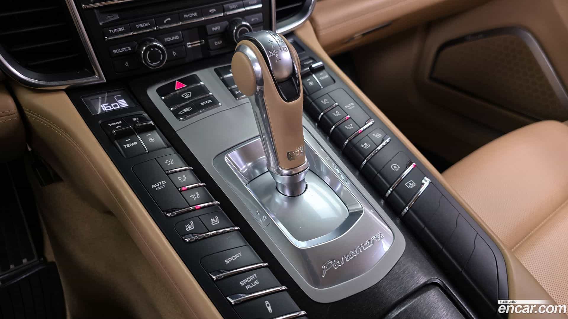 Panamera Porsche 2014.7-INNER-009