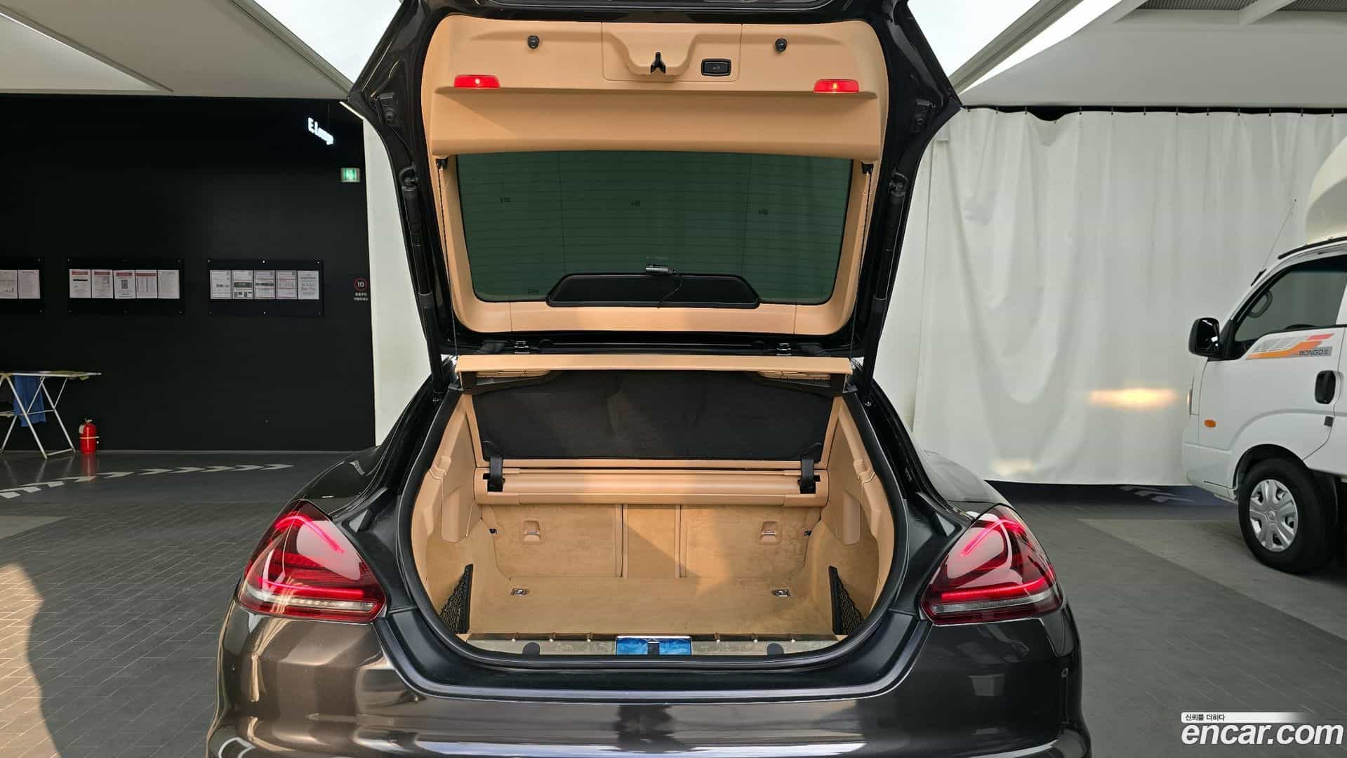 Panamera Porsche 2014.7-OPTION-024
