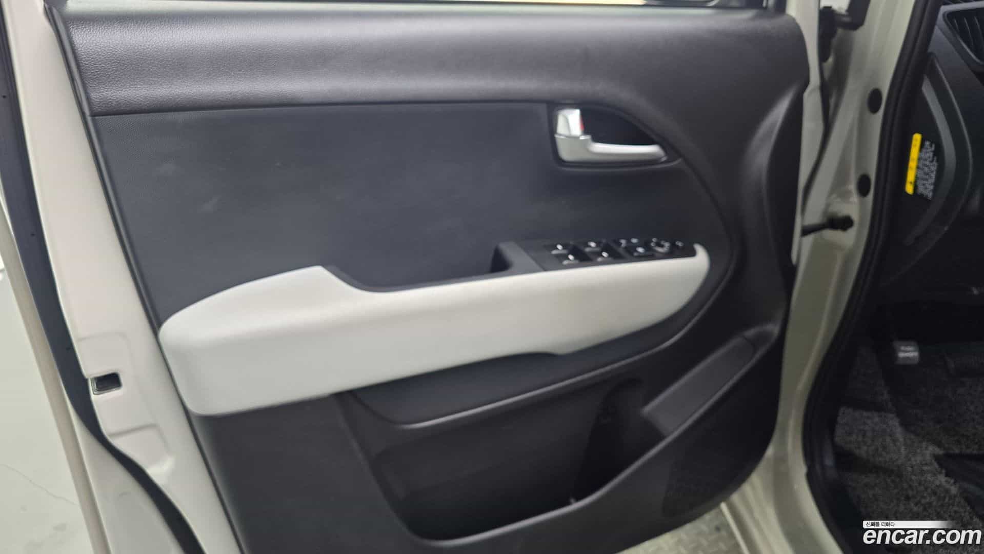 RAY Kia 2023.4-INNER-034