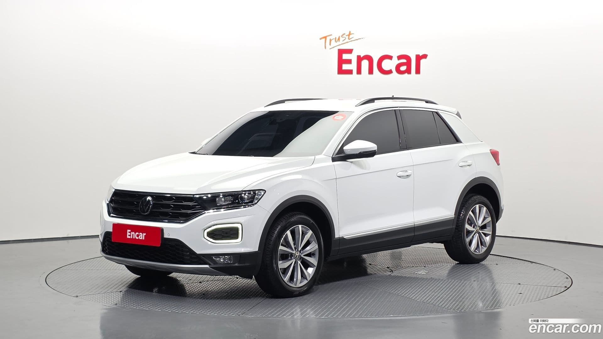 Main__Slider__Photo:T-Roc Volkswagen 2021.5-0