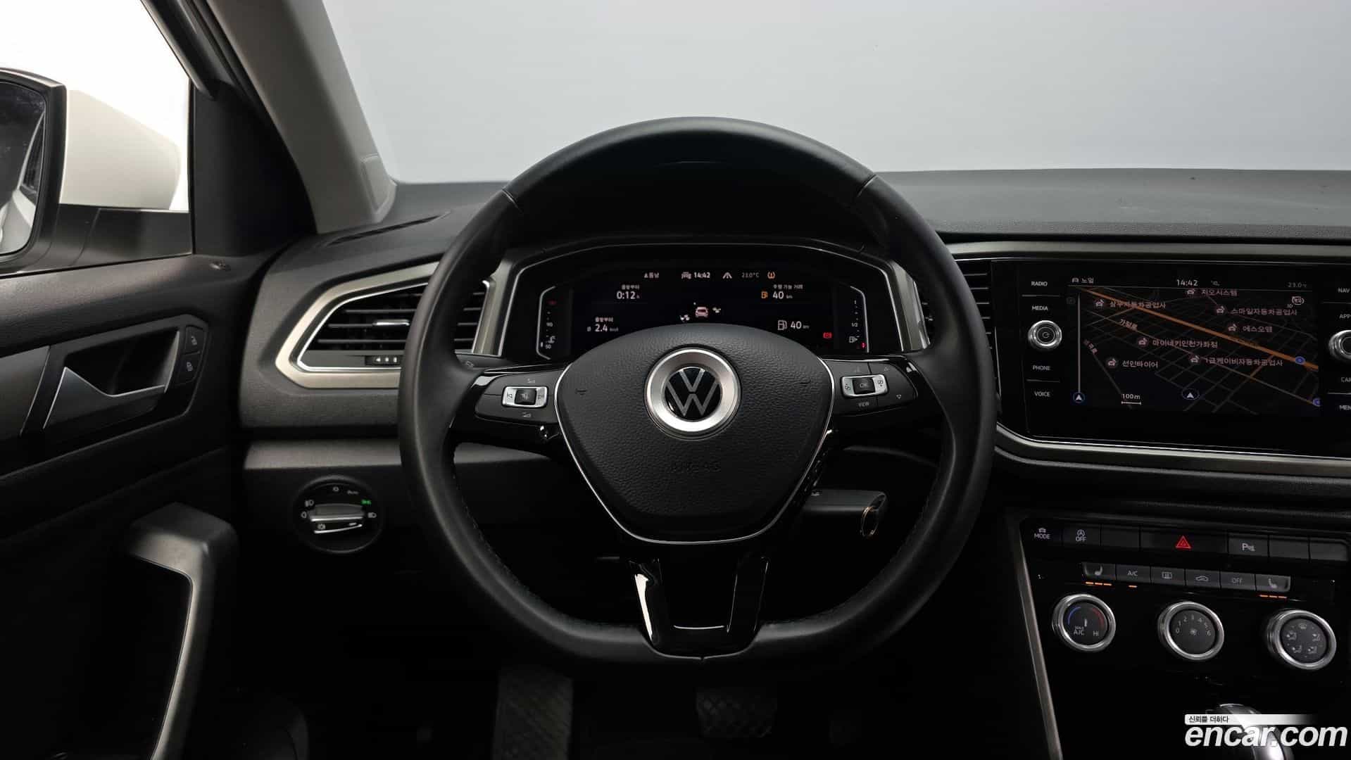 T-Roc Volkswagen 2021.5-OPTION-017