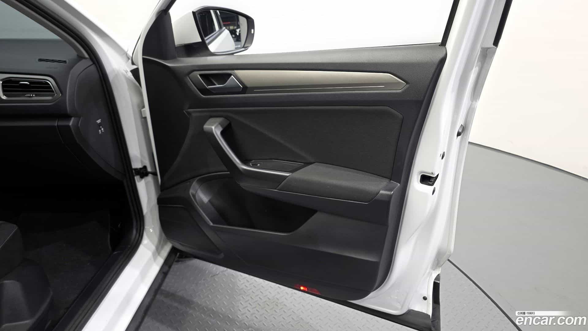 T-Roc Volkswagen 2021.5-INNER-034