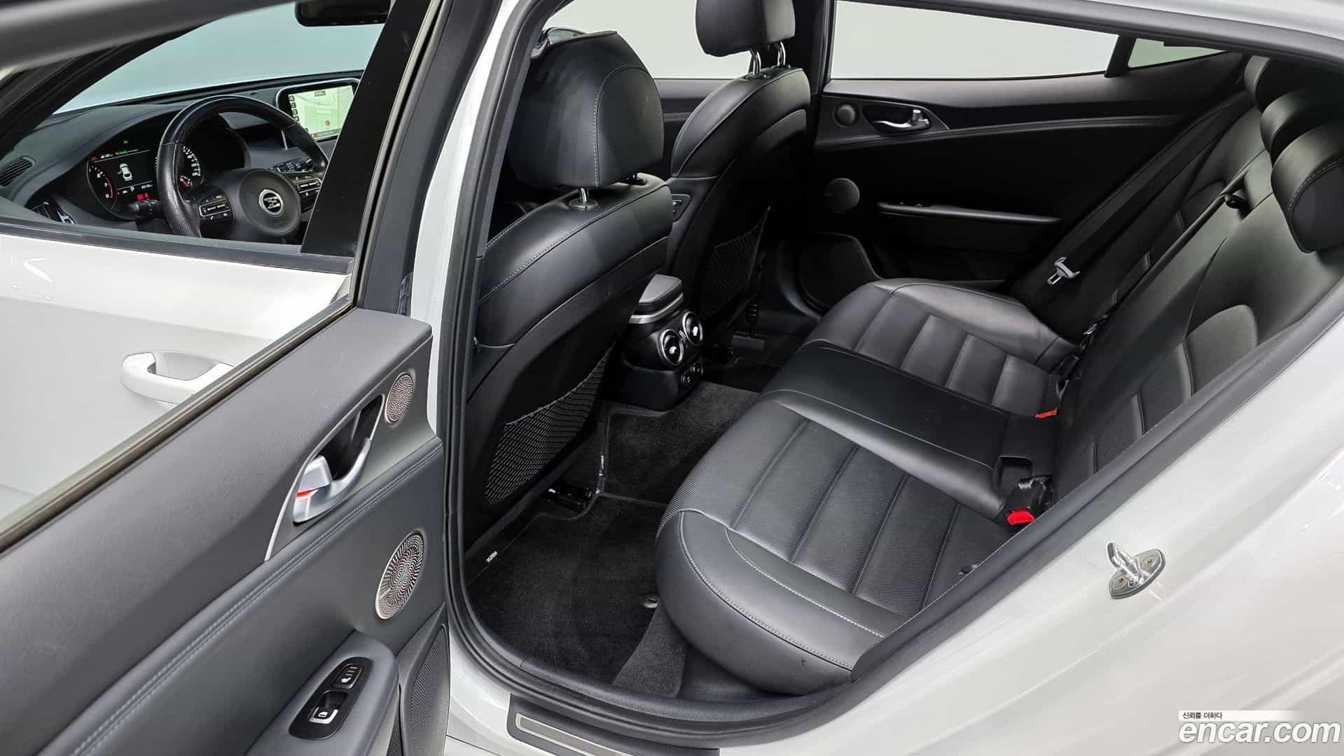 Stinger Kia 2017.8-OPTION-016