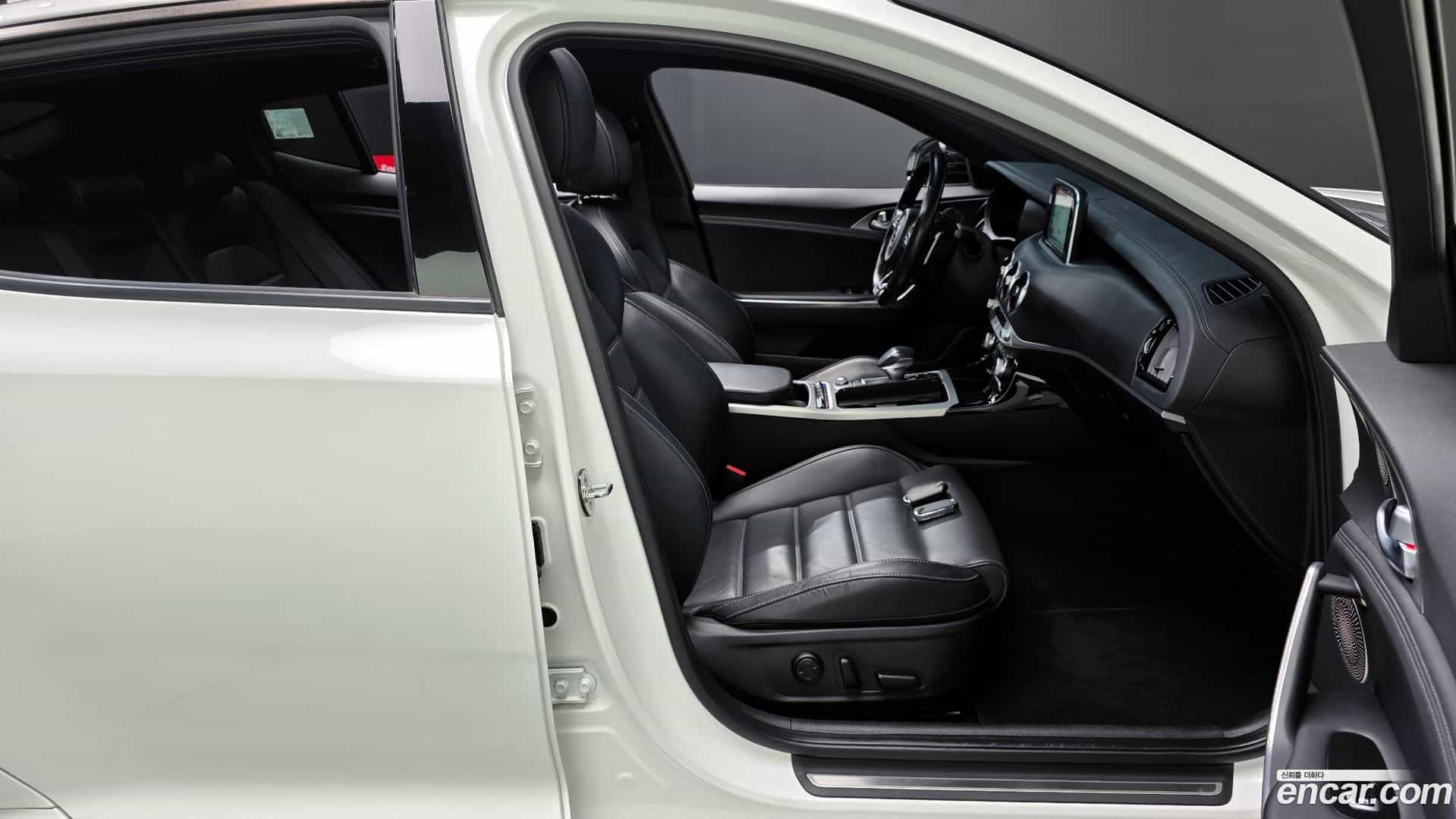Stinger Kia 2017.8-INNER-036