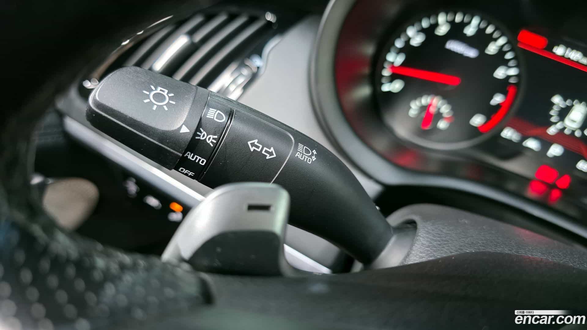 Stinger Kia 2017.8-OPTION-040
