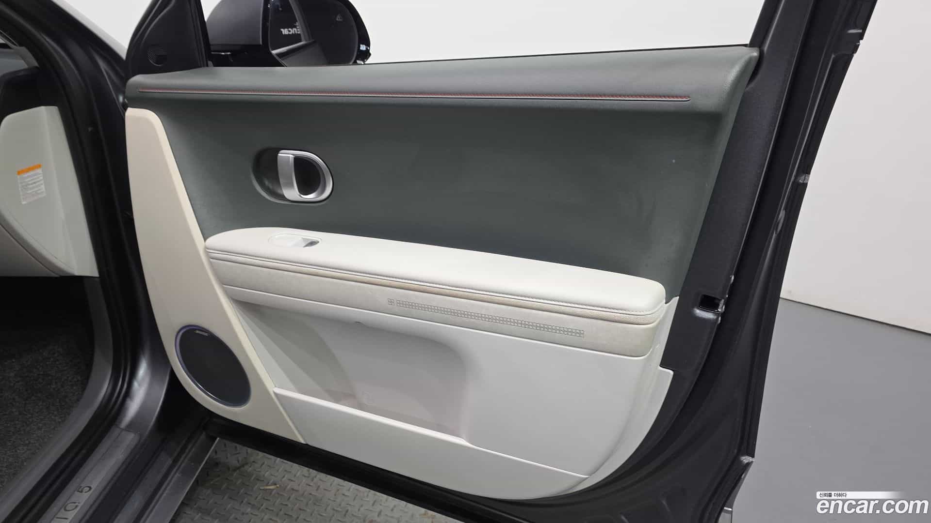 Ioniq5 Hyundai 2022.2-INNER-034
