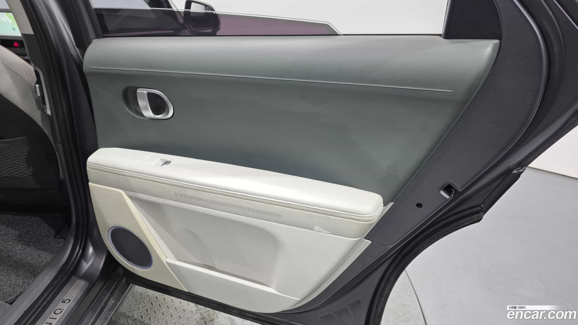 Ioniq5 Hyundai 2022.2-INNER-035