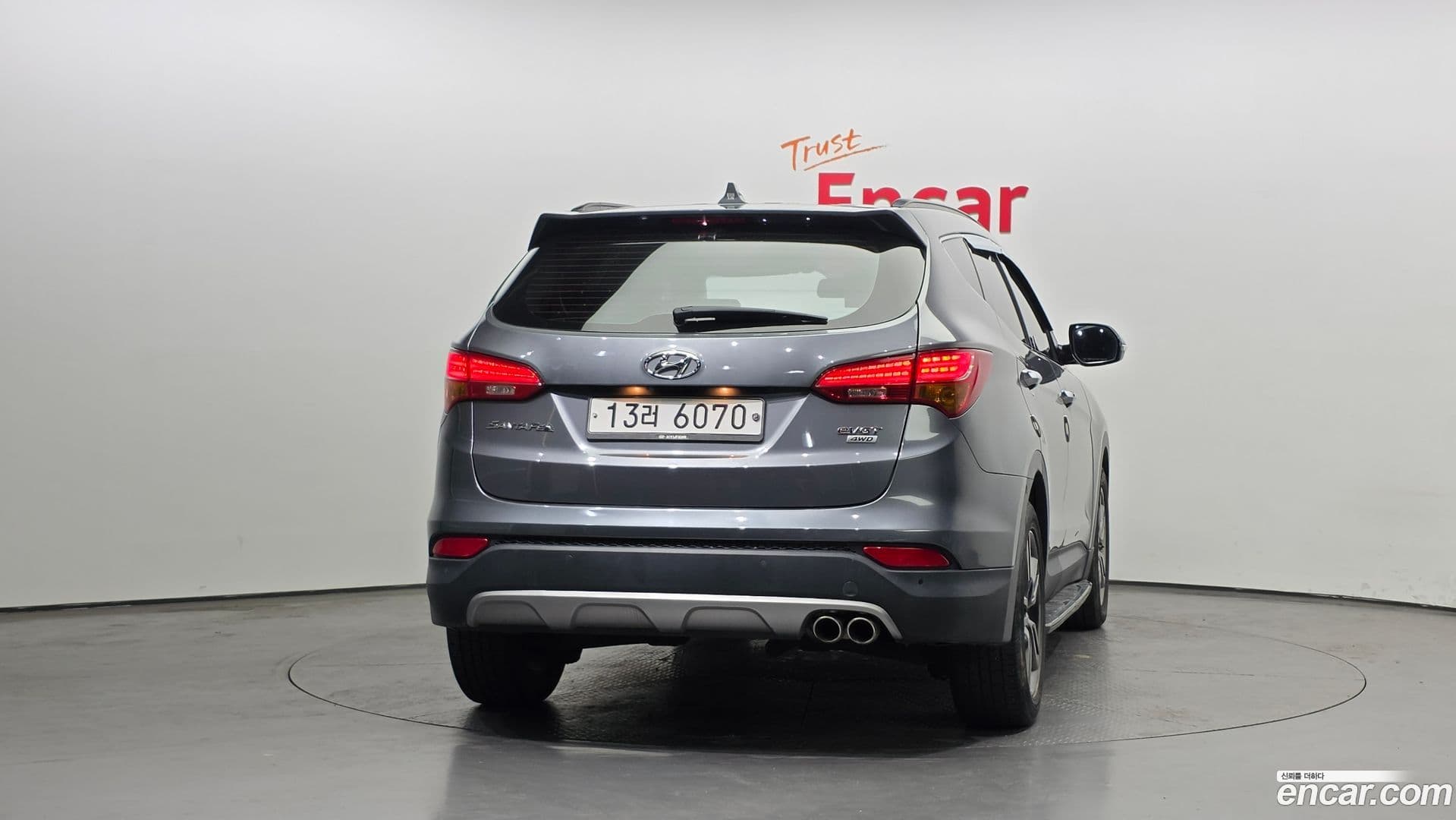 Main__Slider__Photo:Santafe Hyundai 2015.2-3