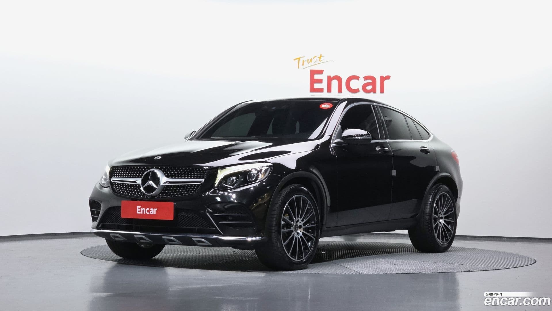Main__Slider__Photo:GLC-Class Mercedes-Benz 2019.4-0