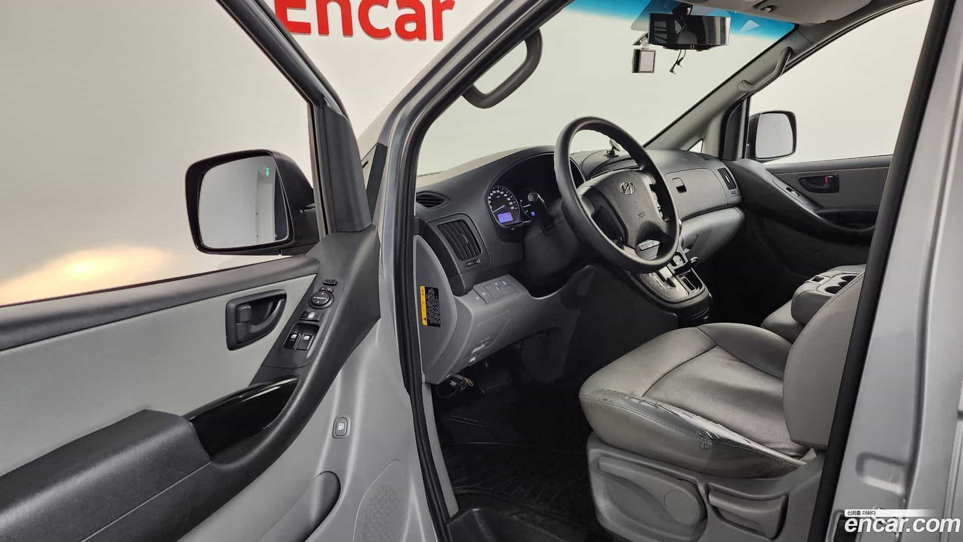 Starex Hyundai 2019.1-INNER-010
